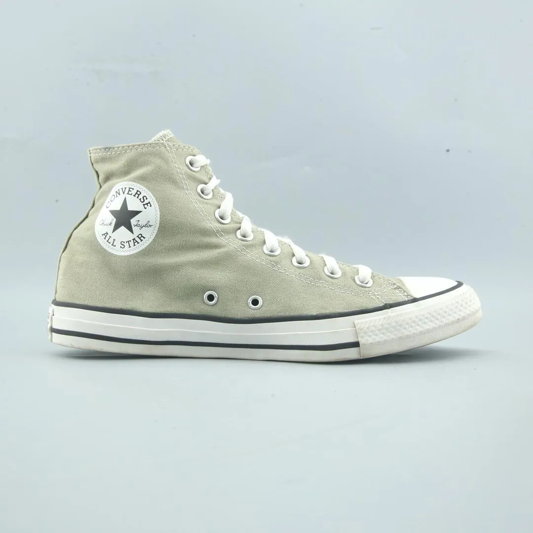 CONVERSE CHUCK TAYLOR ALL STAR She Wears High Heels And I Wear Sneakers