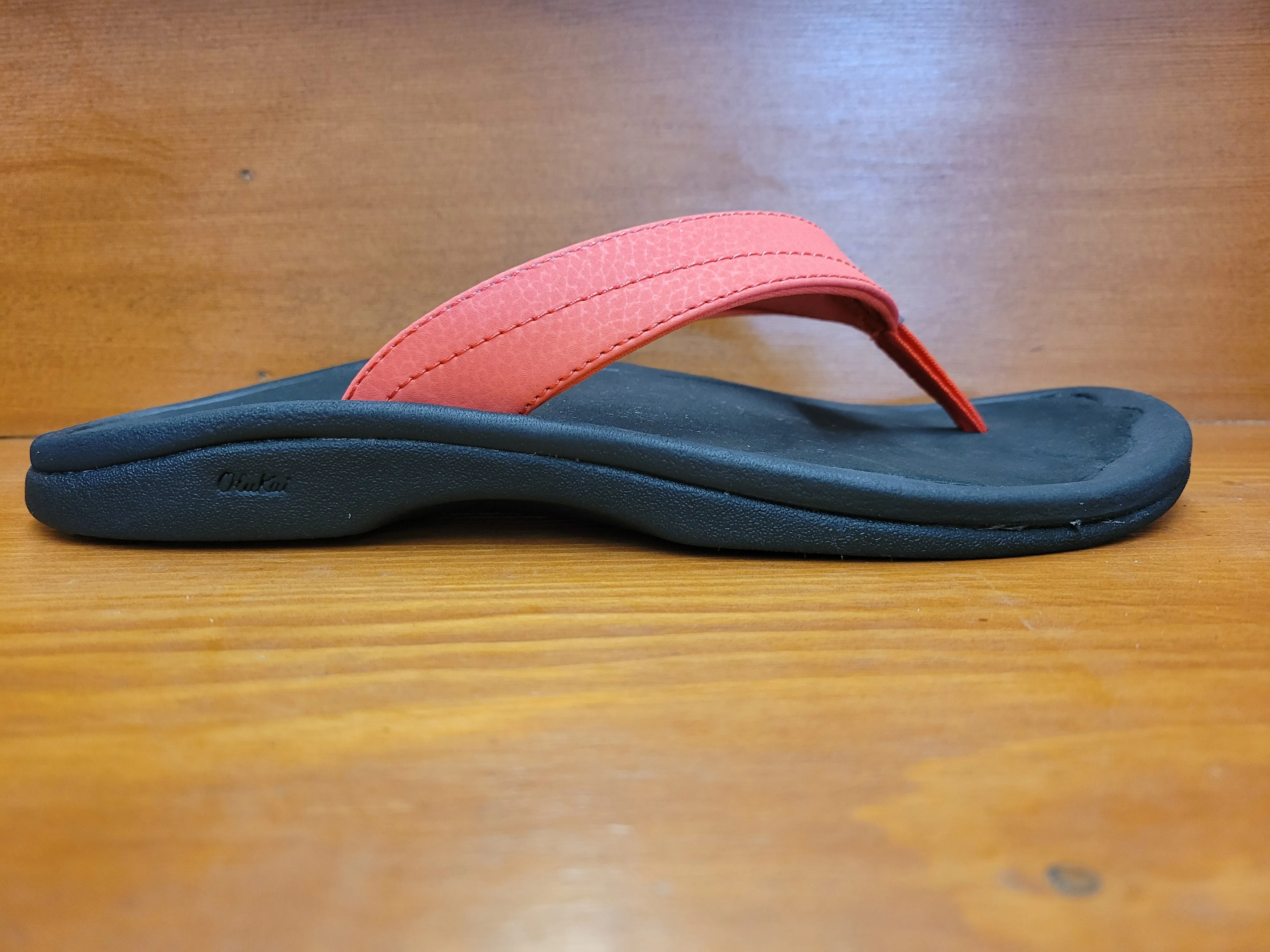 Durable Travel Footwear Versatile Casual Footwear Olukai Ohana flip flop Hot Coral 20110-HC40