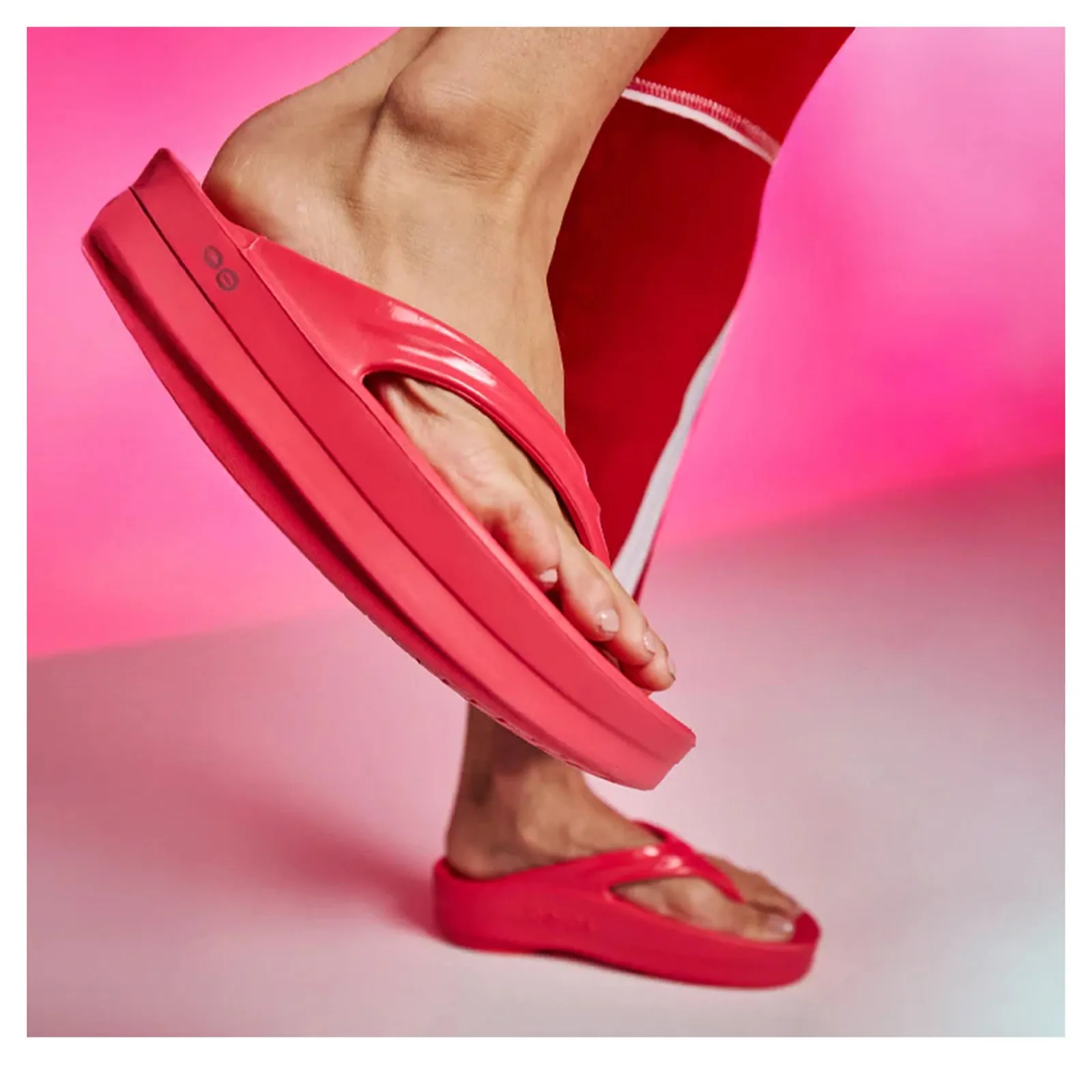 Durable Material Cool Fit Women's Oofos, OOmega OOlala Sandal