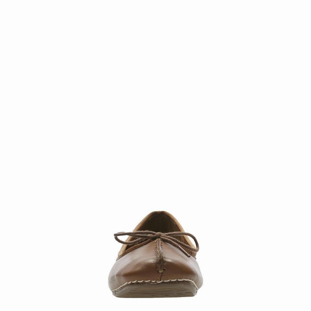 Cool Look Easy Fit Clarks Freckle Ice Slip On Shoe