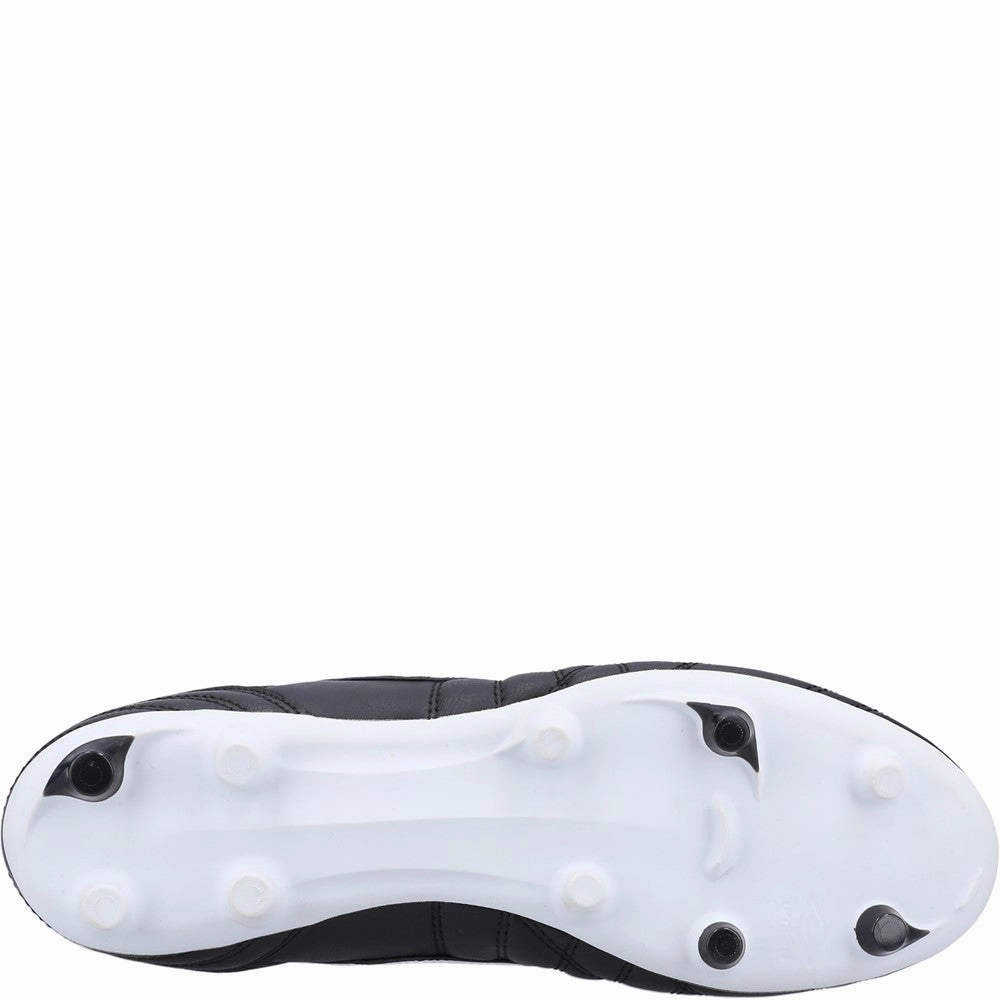 Umbro Speciali Liga Firm Ground Football Boot running for social interaction