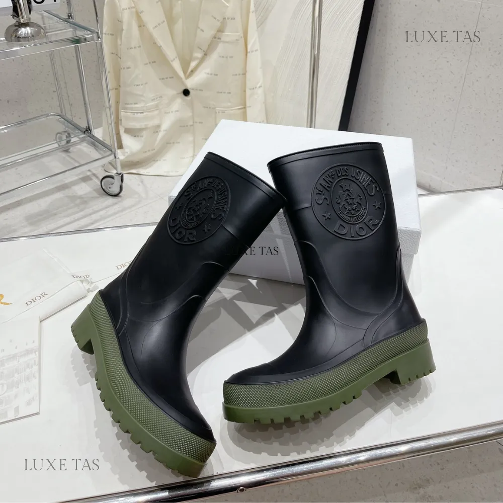 Black and Khaki Two-Tone Rubber DRunion Rain Boot  - Designer Boots & Ankle Boots for Women Bogs Sauvie Slip On Waterproof Rain Boot