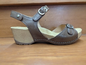 Dansko Tricia Brown Team Fit