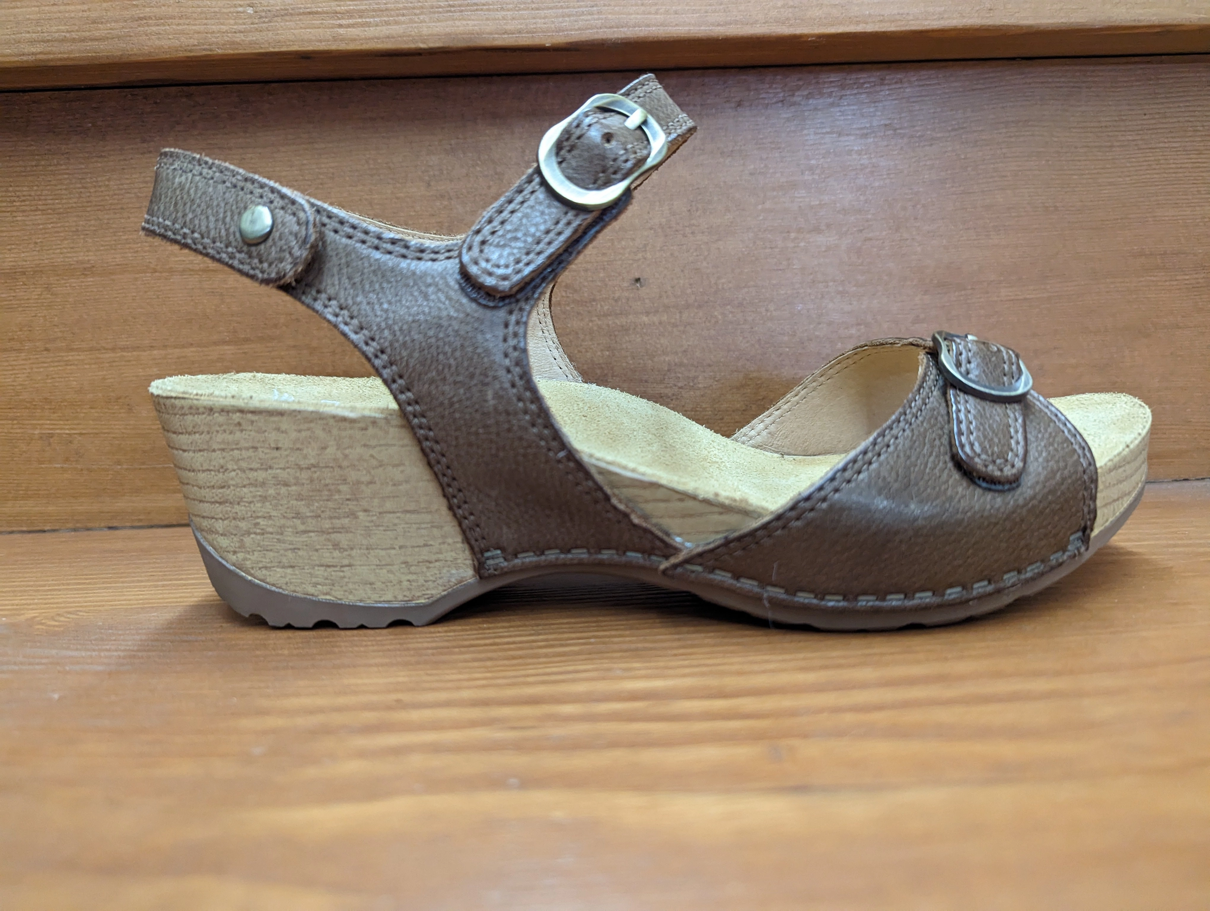 Breathable Canvas Dansko Tricia Brown