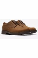 Outfit Boost Clarks Un Shire Low in Beeswax Leather Extra Wide