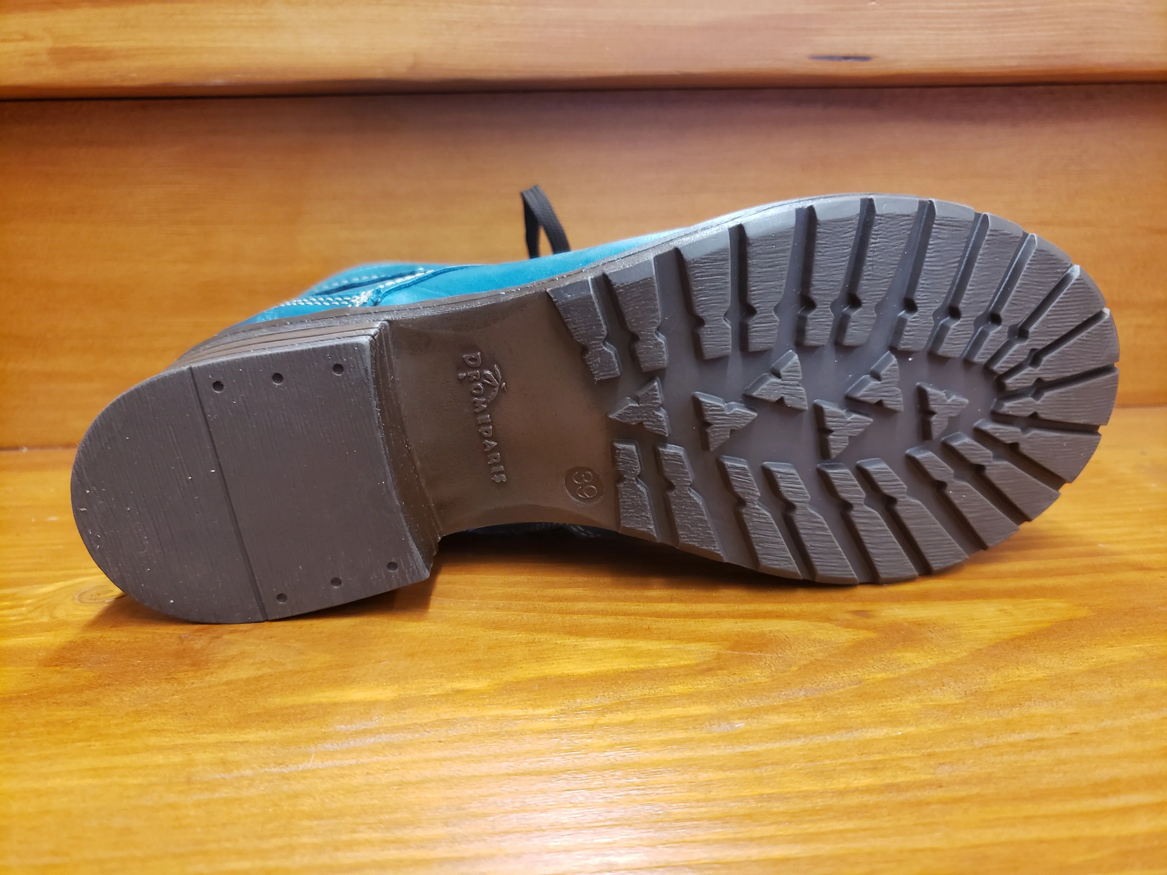 Dromedaris Kara Teal On-the-Go Wear Modern Comfort