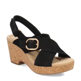 Flexible walking shoes Weekend Plans Women's Clarks, Giselle Dove Sandal