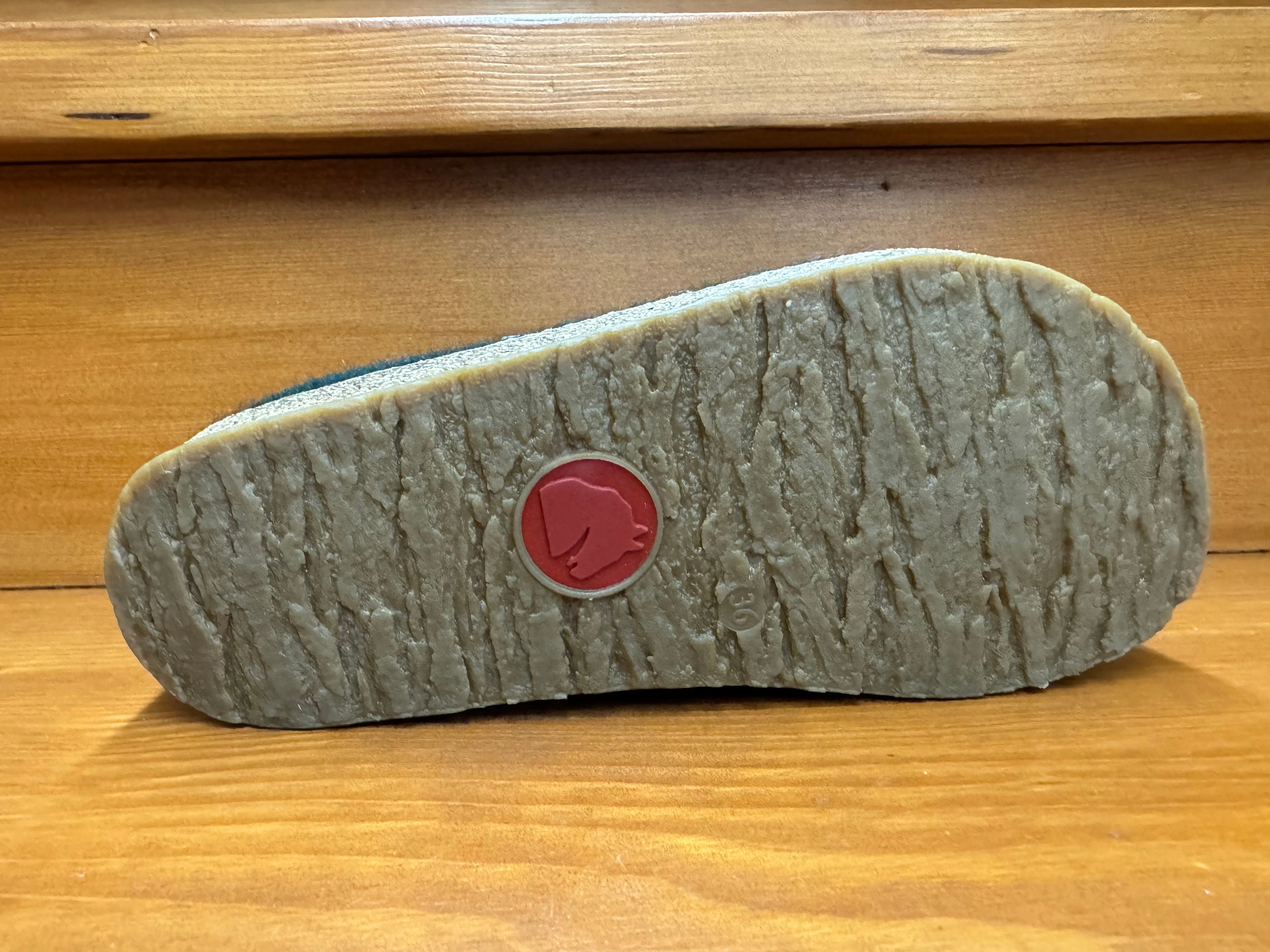 Haflinger Kris Fir/Blue 711056-213 Run Meet Monochrome Style