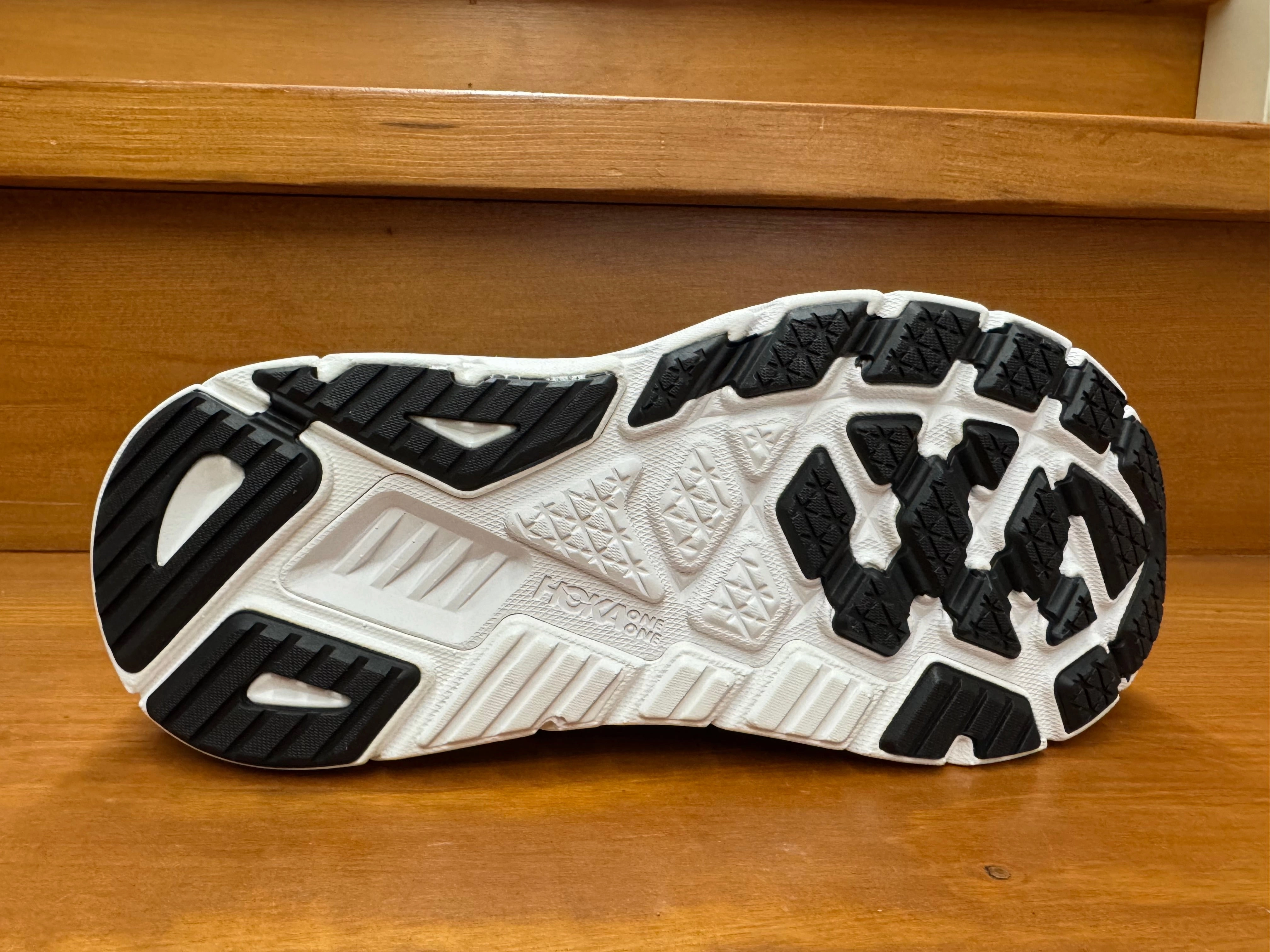 Hoka Arahi 7 Black/White 1147851-BWHT & 1147890-BWHT Stylish Appearance Heat Proof