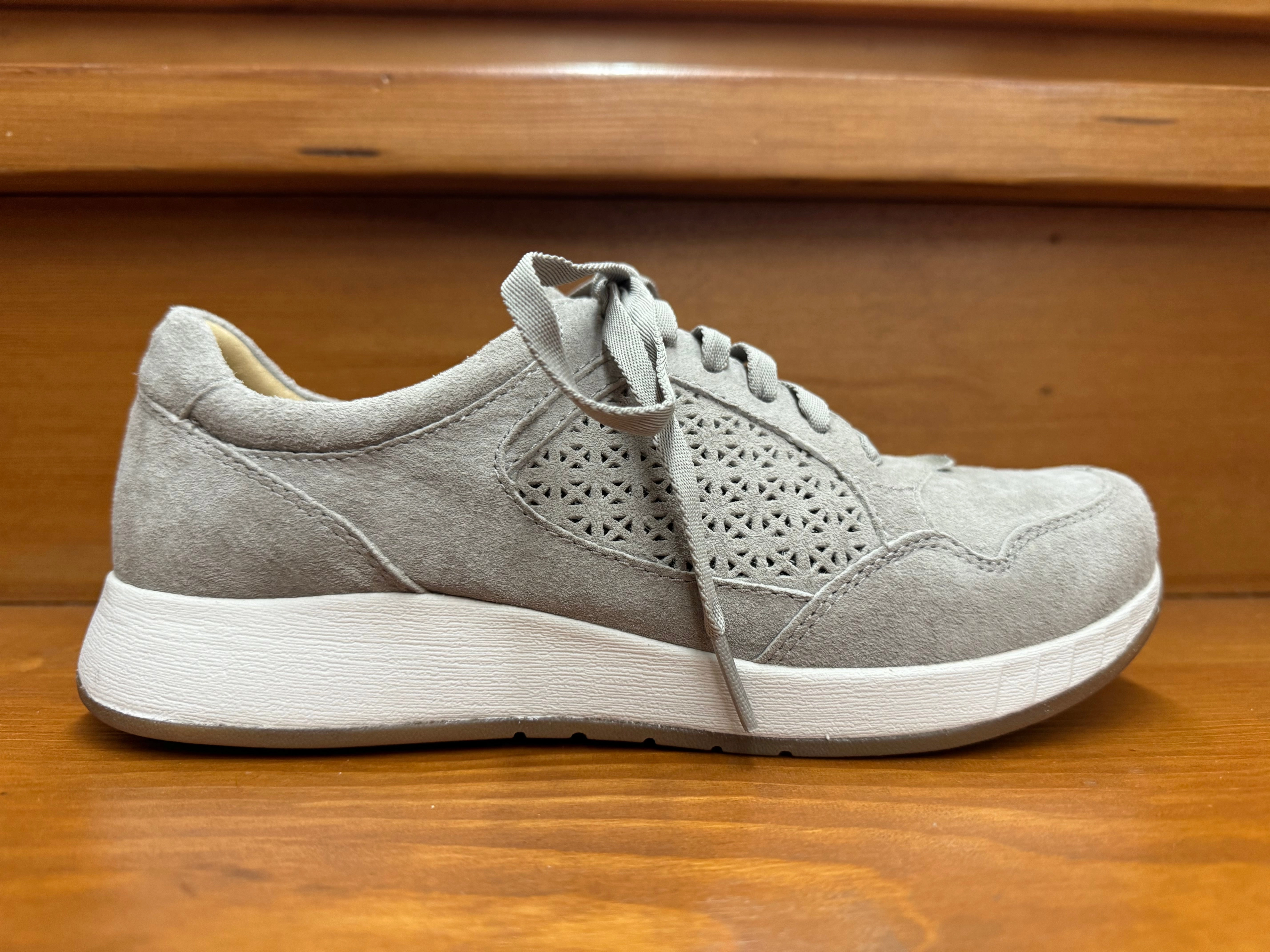 Star Jog Quick Hike Dansko Catie Grey Suede