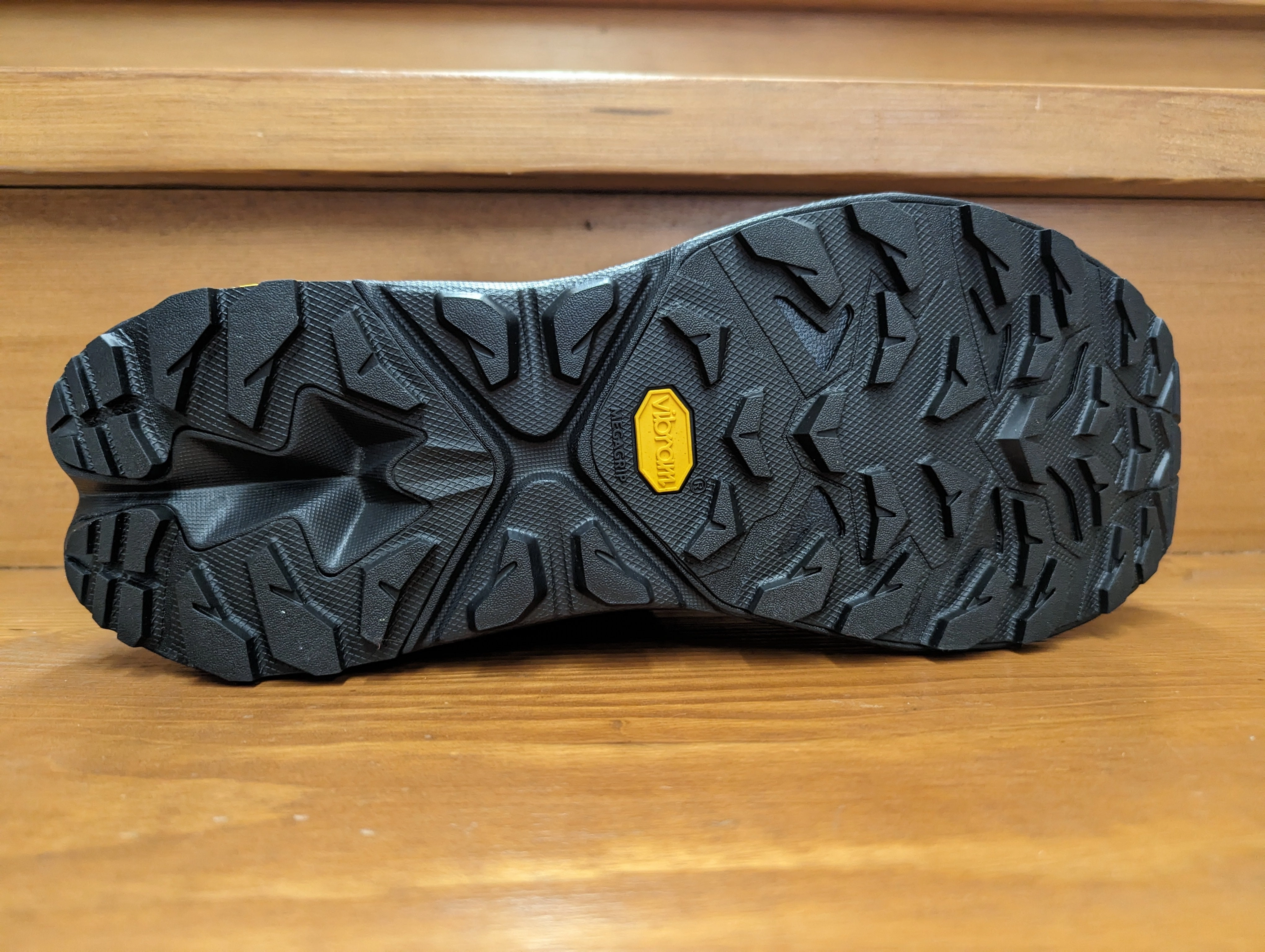 Hoka Anacapa 2 low GTX Black/Black 1141632F BBLC & 1155253 BBLC Blossom Jog