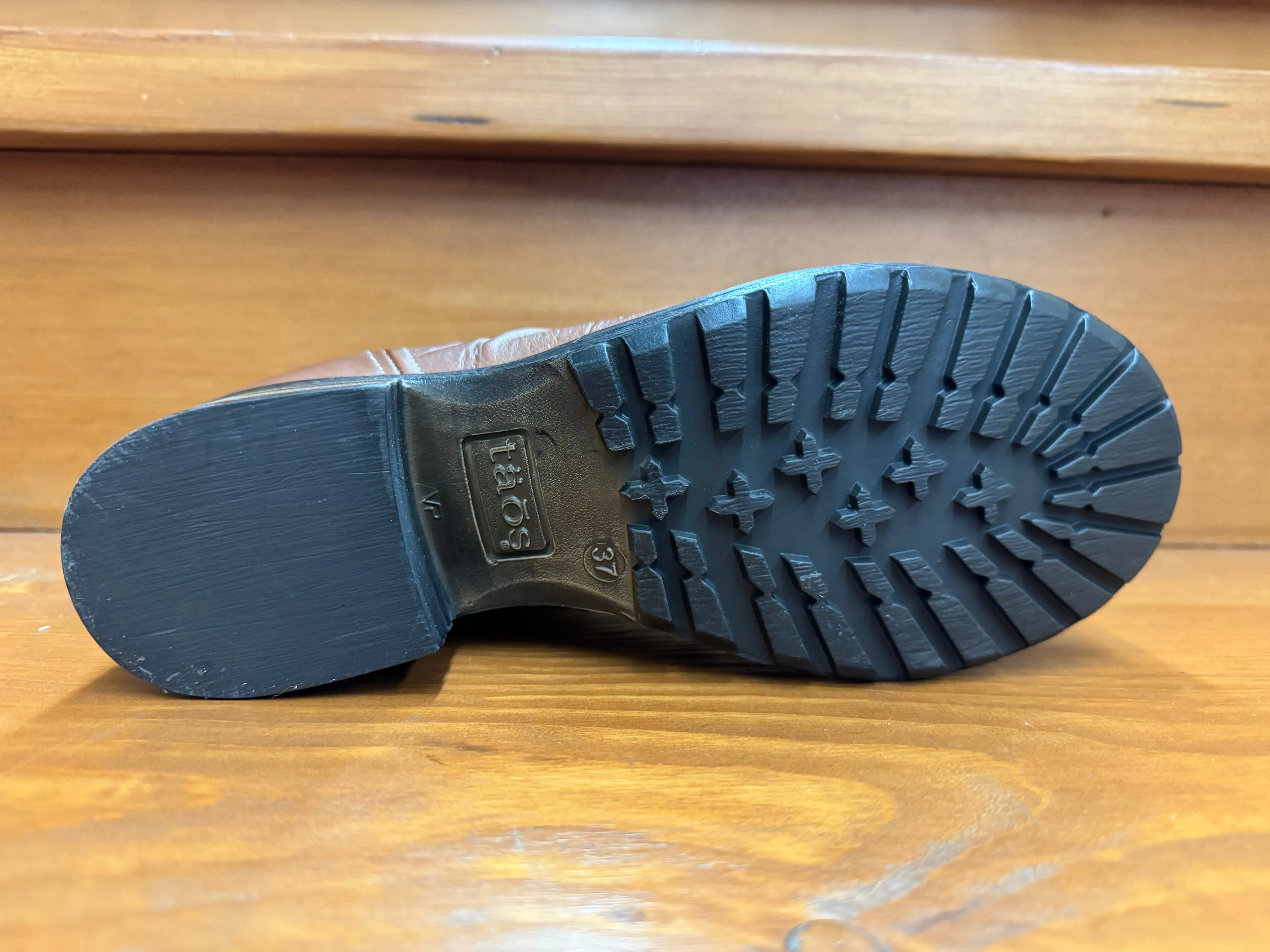 Taos Ravelle Cognac Polish Edge Event Shade