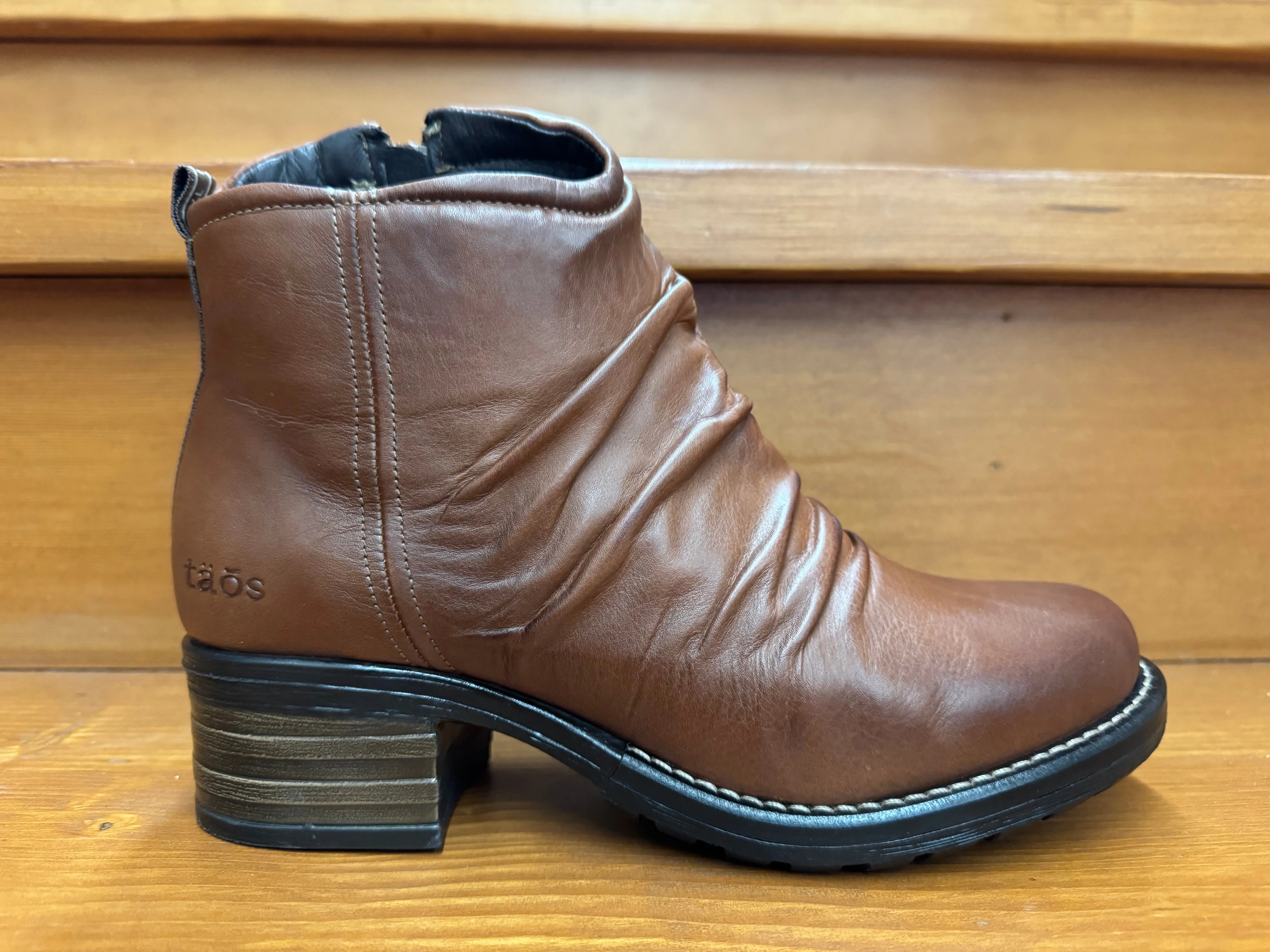 Taos Ravelle Cognac Arch support Comfort Grip