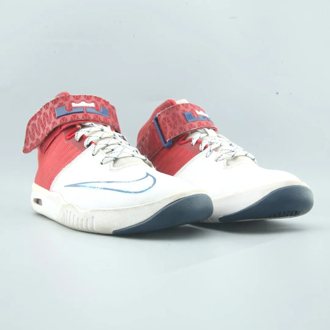 NIKE AIR AKRONITE Casual Mochi Shoes