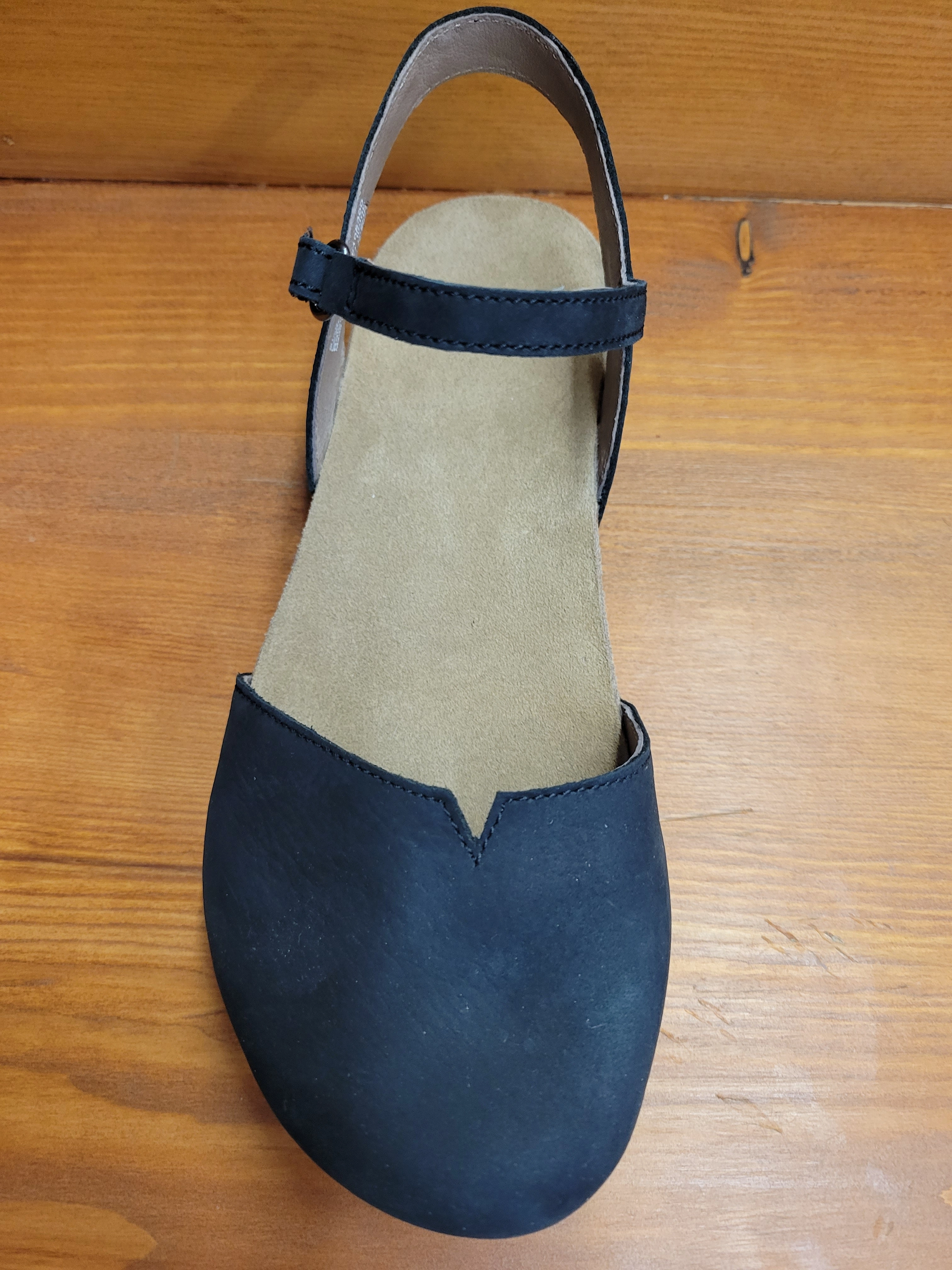 Premium Craftsmanship Special Event Dansko Rowan Black Nubuck