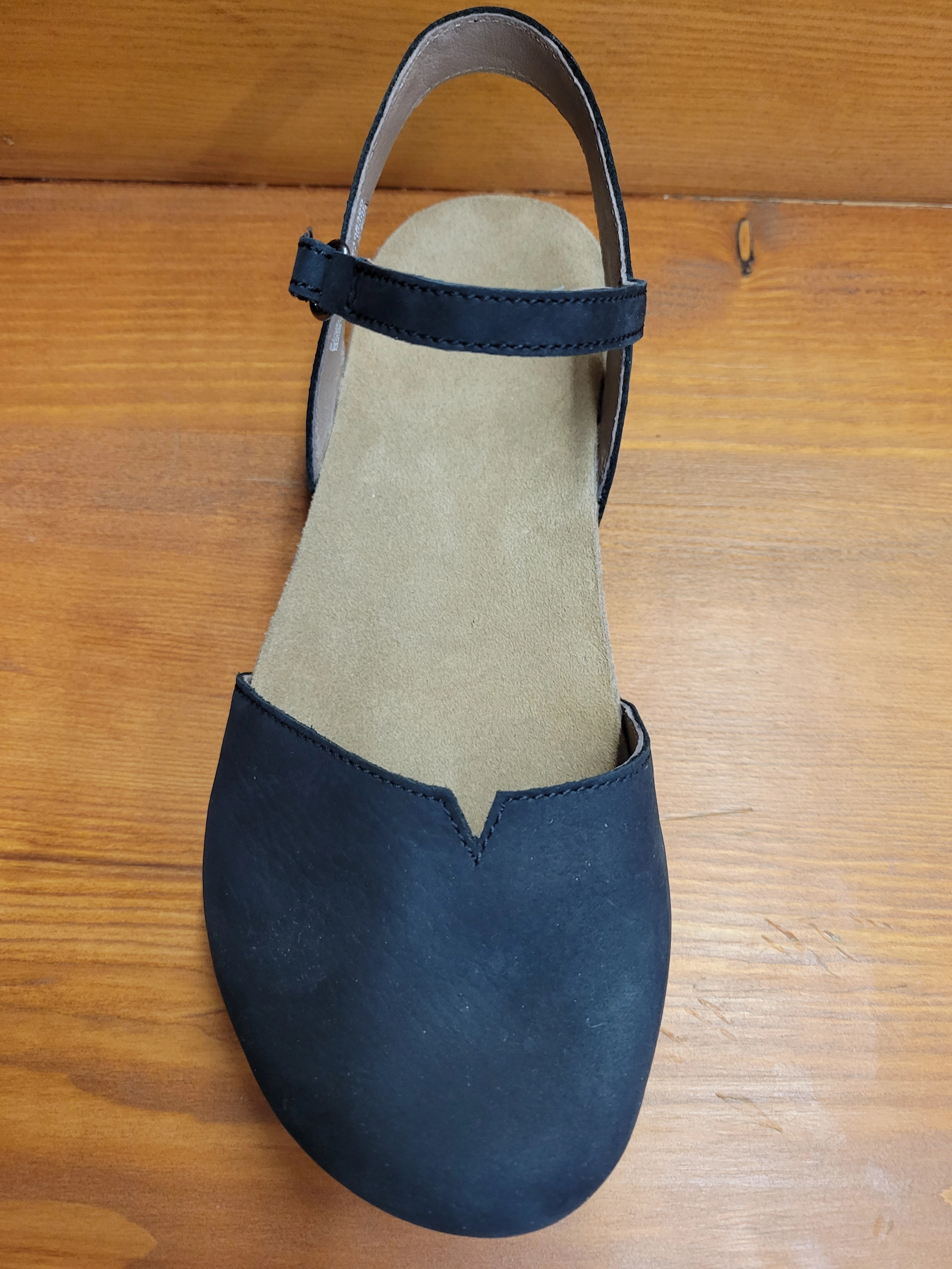 LaceUp Soft   touch Dansko Rowan Black Nubuck