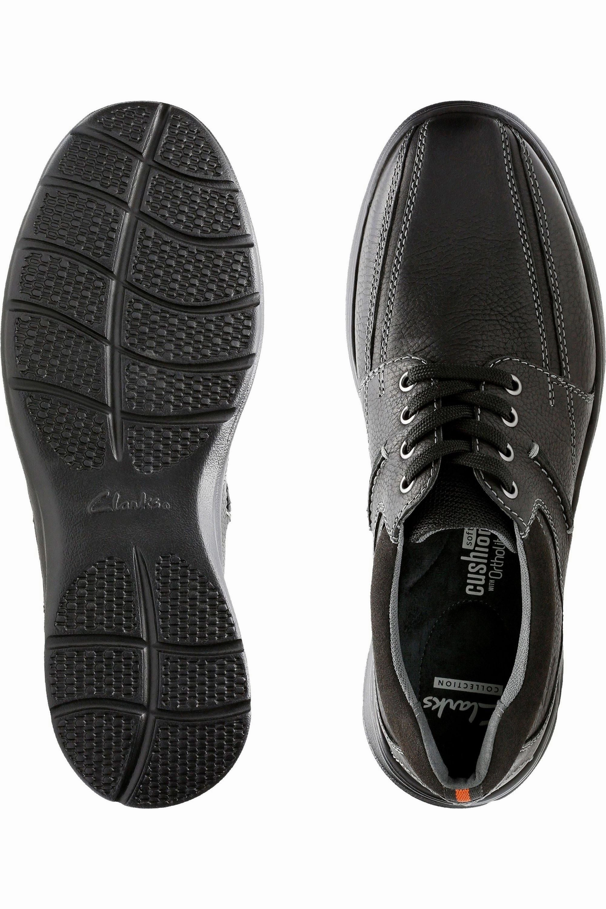 Shock Absorb Clarks Cotrell Walk in black oily leather