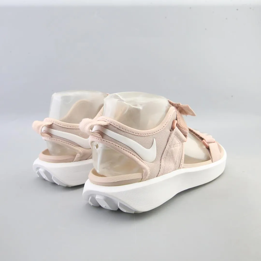 Sandals Size 4 NIKE VISTA