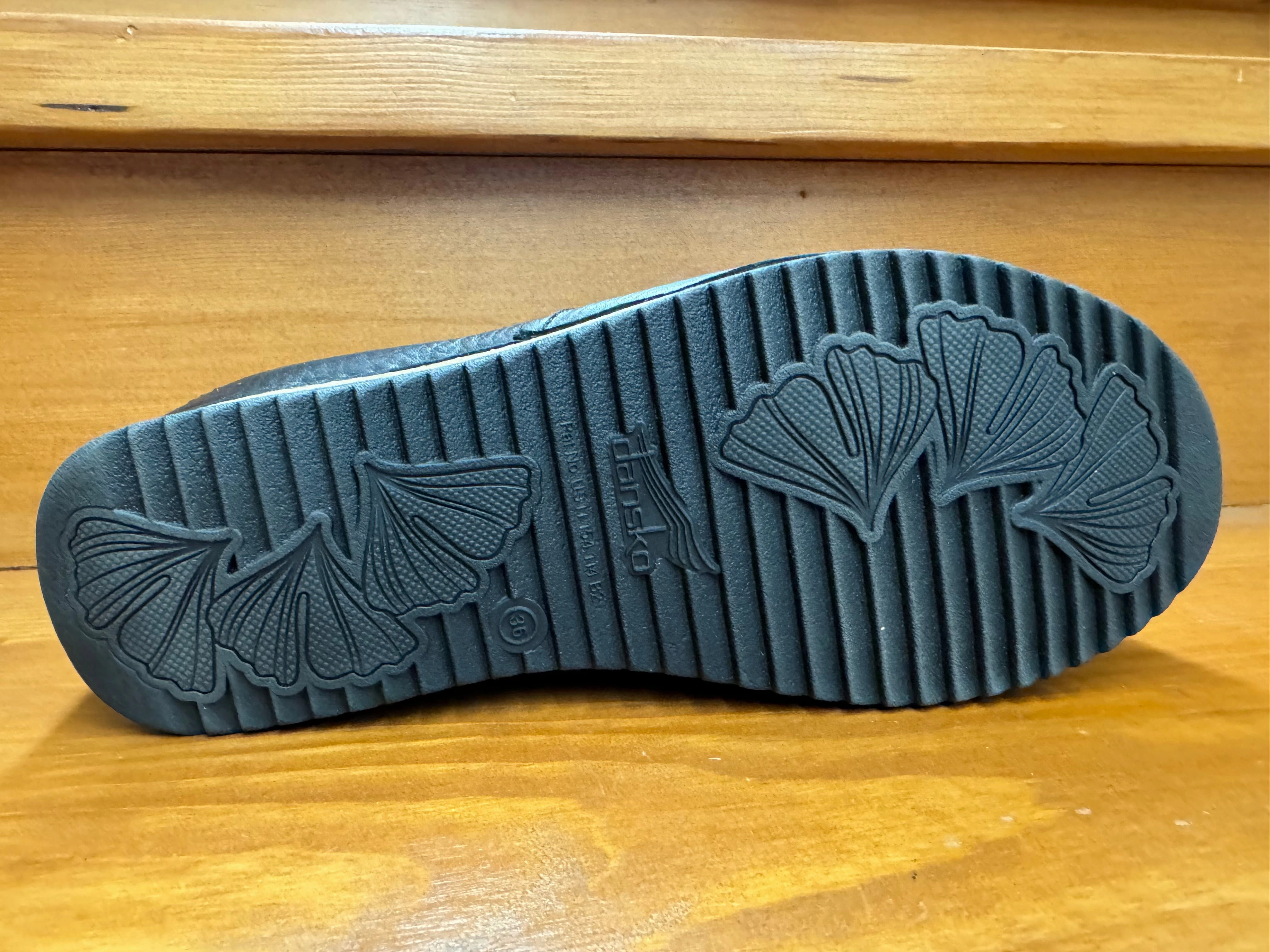 Velvet Touch Narrow Ease Dansko Meara Black Waxy