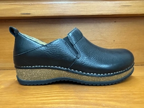 Dansko Meara Black Waxy Stride Ease