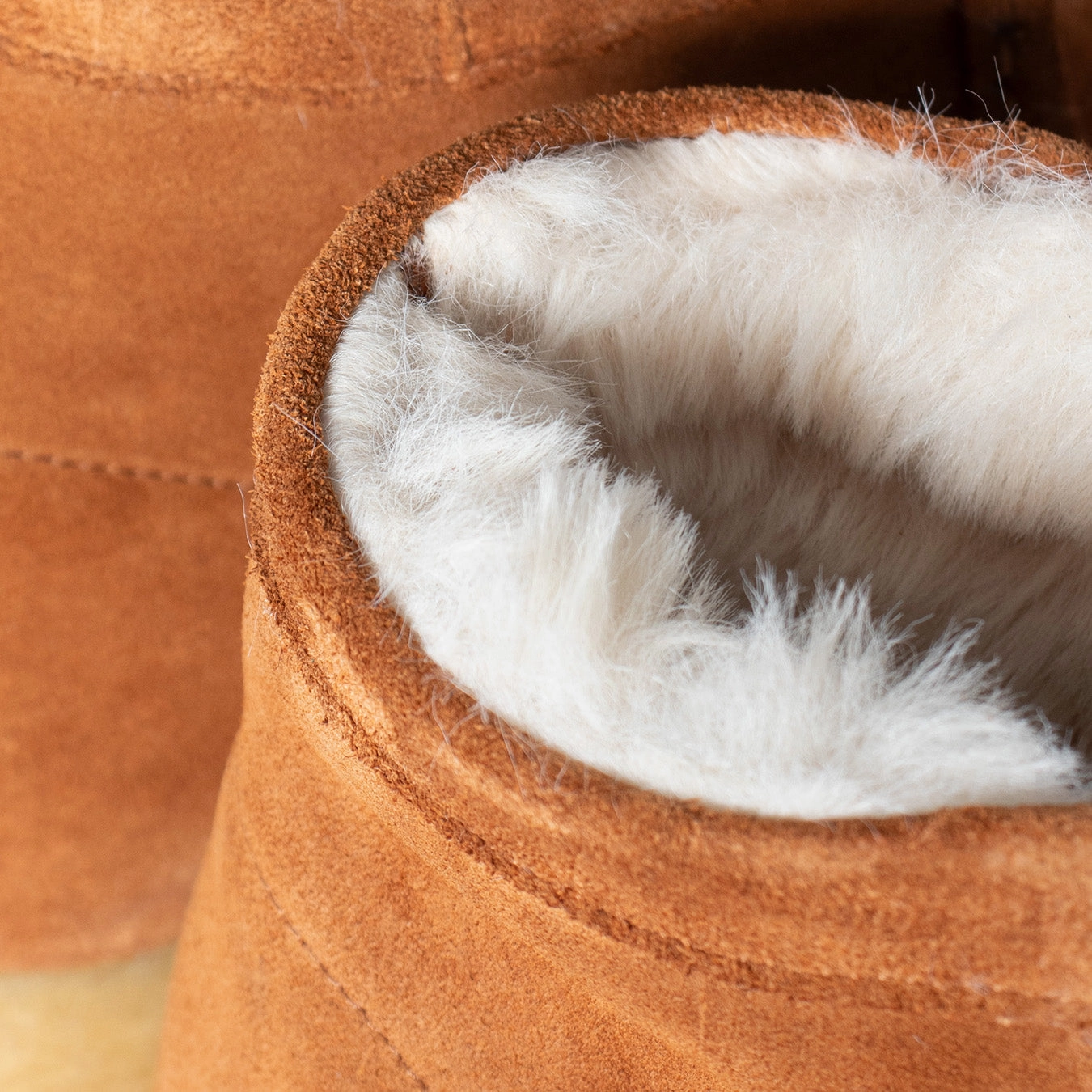 Clarks Originals Womens Wallabee Hi Boot Caramel WLined Modern Design Flexible Outsole