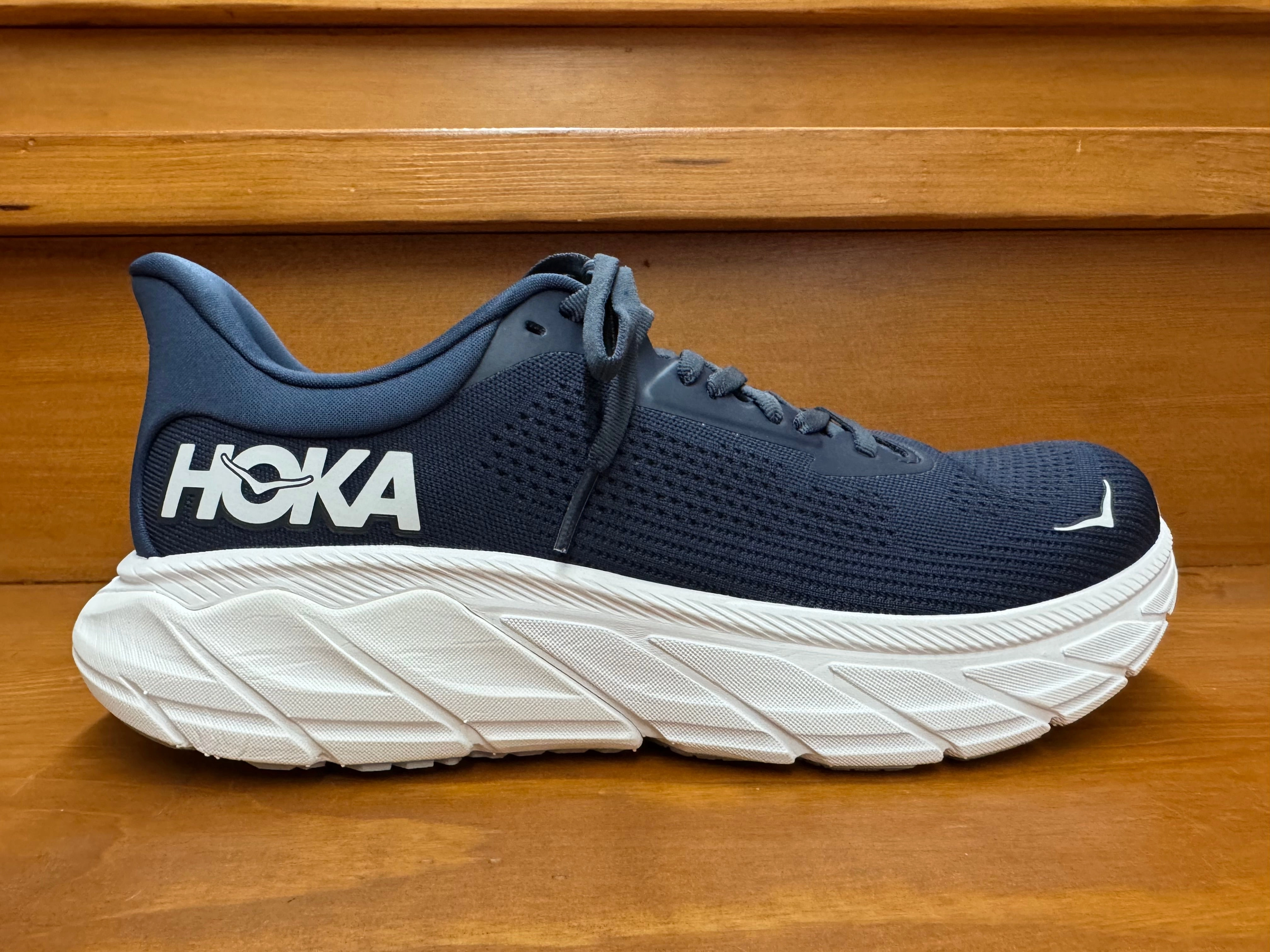 Hoka Arahi 7 Outerspace/White 1147850-OPC & 1147870-OPC Chic Design
