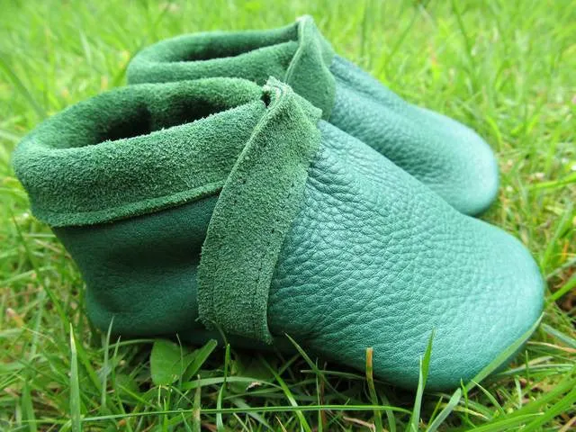 Unicolour - Simply Beautiful Asics High Mileage Running Shoe