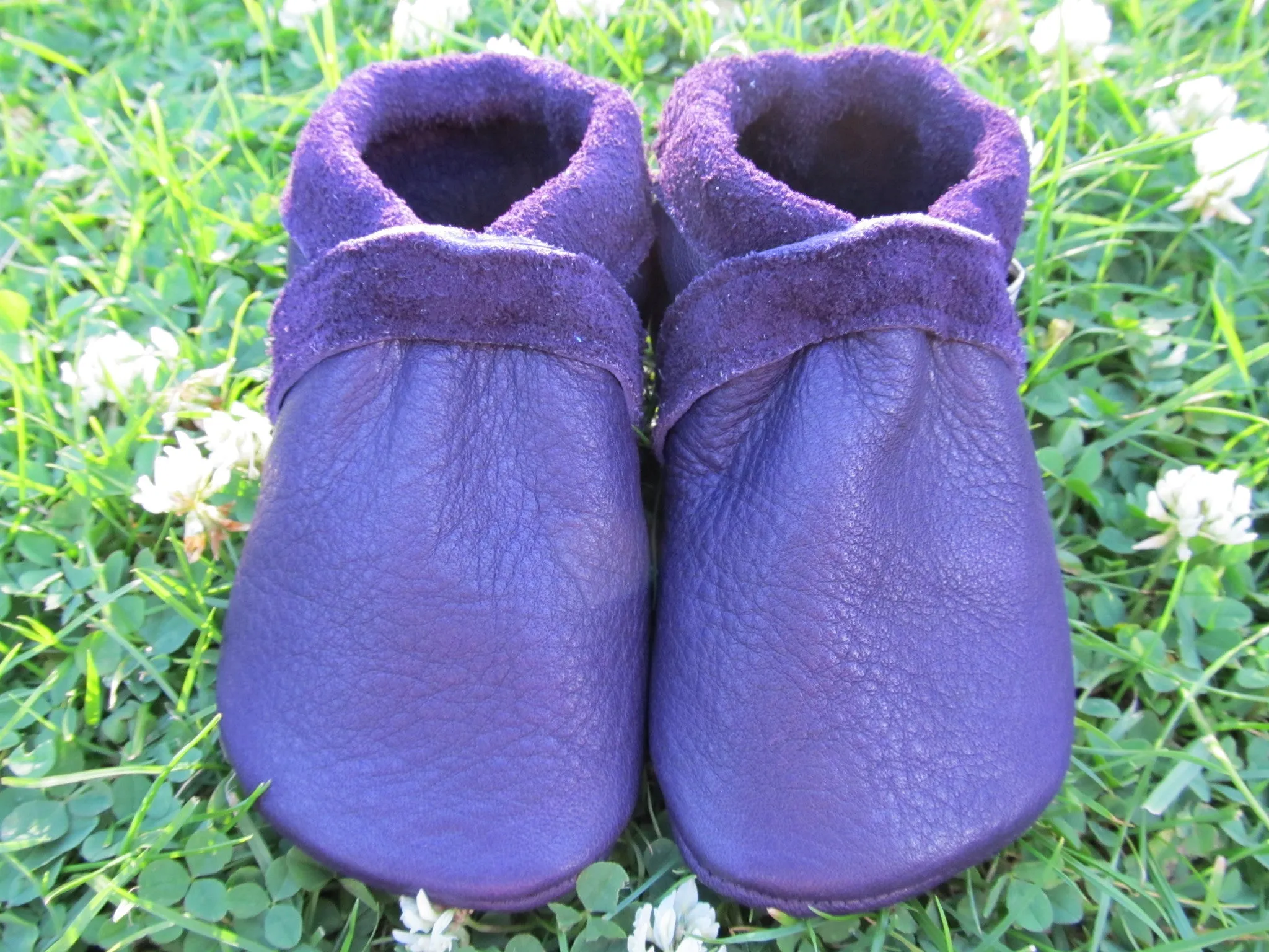 Unicolour - Simply Beautiful Asics Japan Pro Shoes