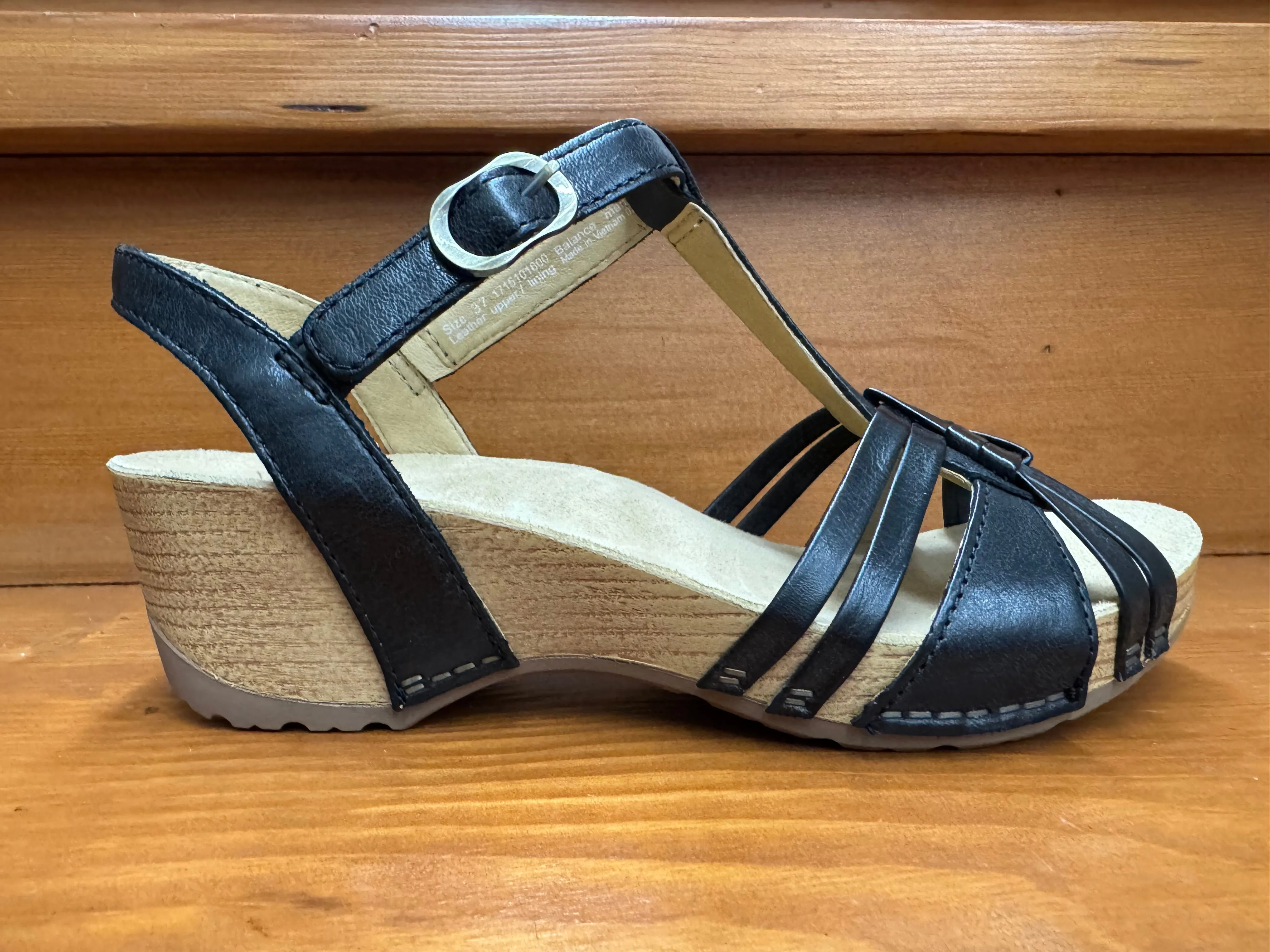 Track Trek Dansko Tia Black Leather