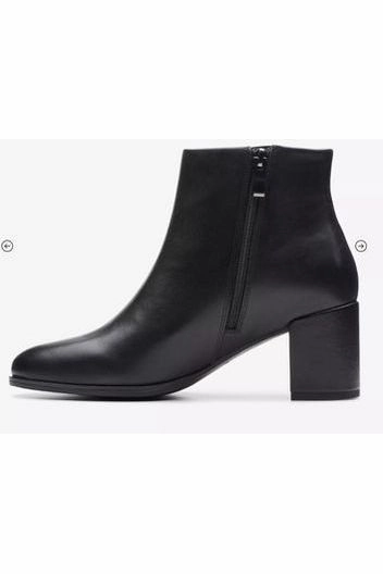 Clarks Freva55 Zip in black leather Heel Cushion