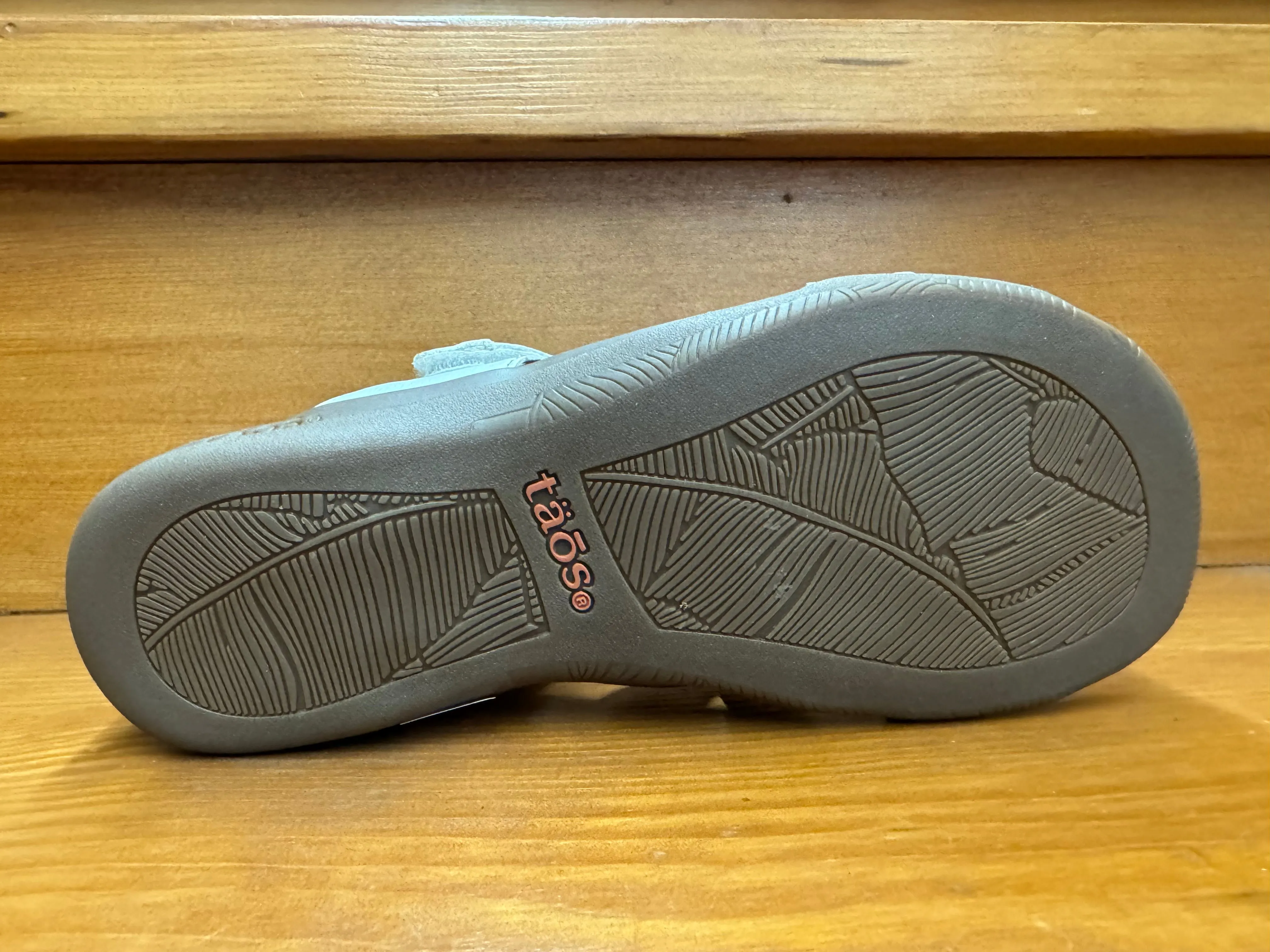 on the road Minimal Look Taos Double U White leather