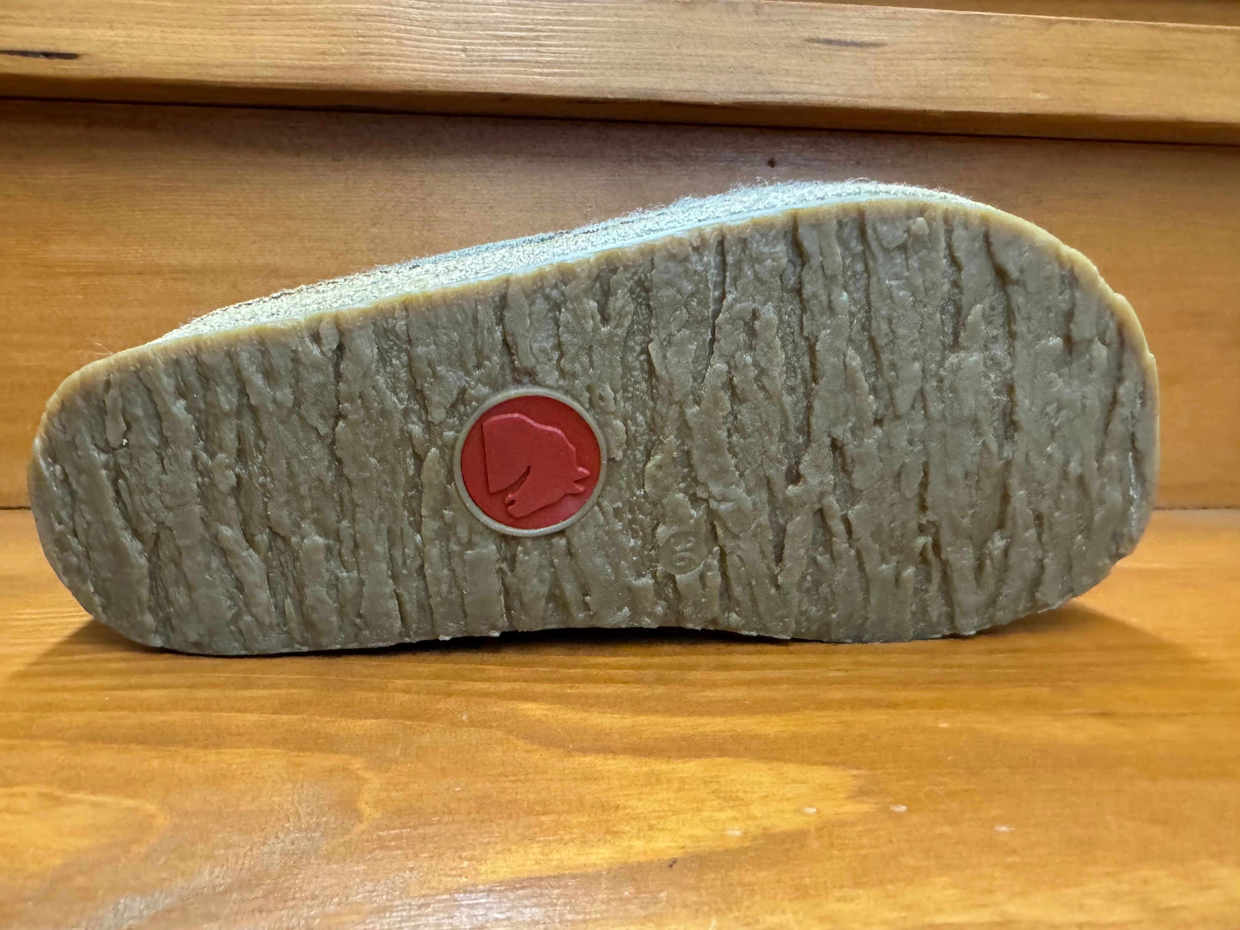 Metro Go Haflinger Lia Truffle 731094-121