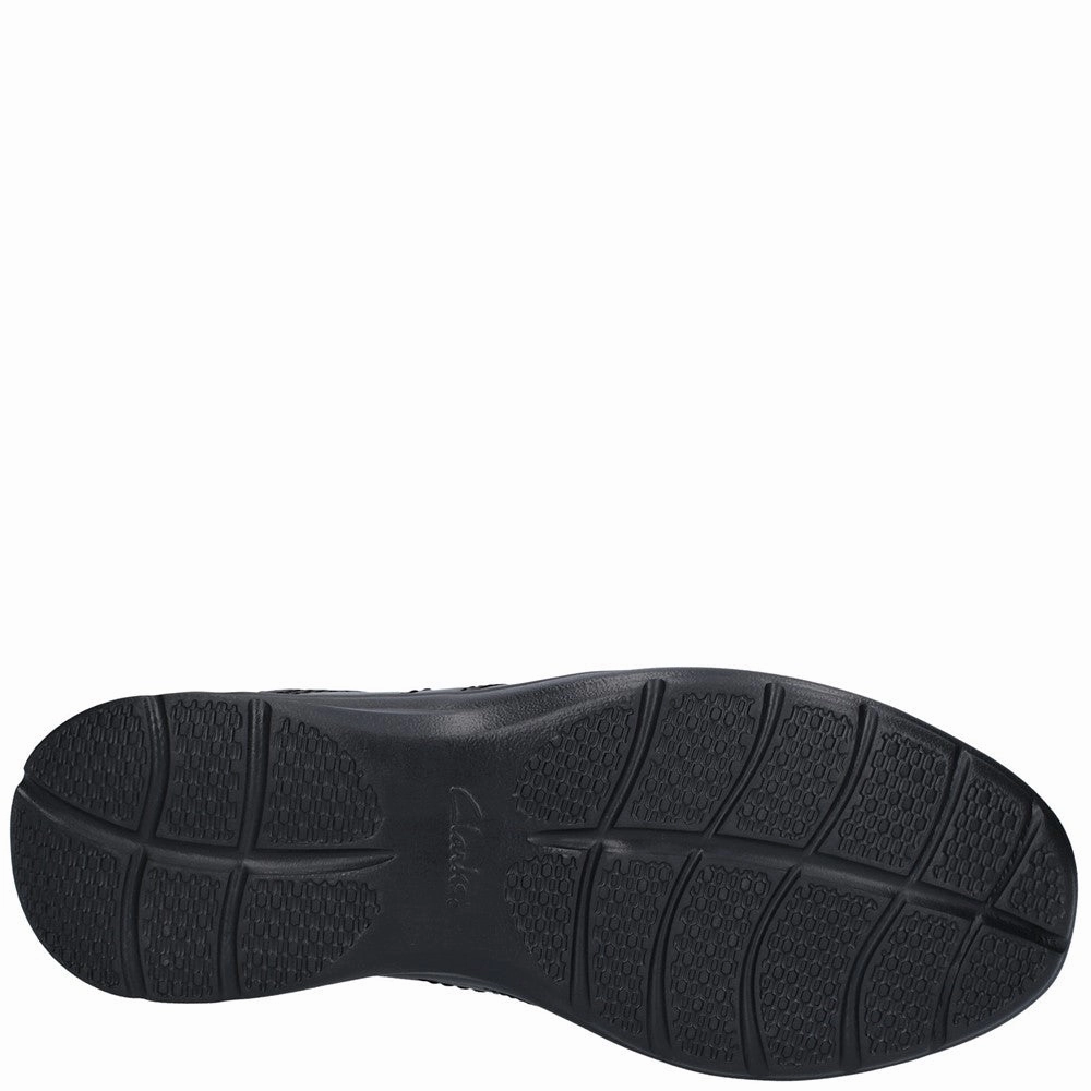 Soft White Slip-Resistant Shoes Clarks Cotrell Edge Lace Up Shoe