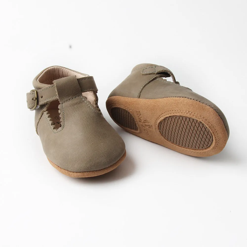 Riley T-Straps -  Oil Waxed - Olive Green Scalloped Asics Jolt 3 Running Shoes