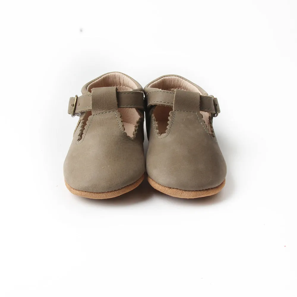 Asics Tarther Running Shoes Riley T-Straps -  Oil Waxed - Olive Green Scalloped