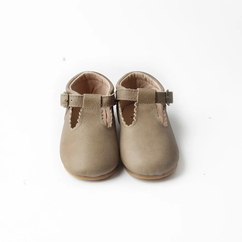 Asics Shoes Popular Riley T-Straps -  Oil Waxed - Olive Green Scalloped