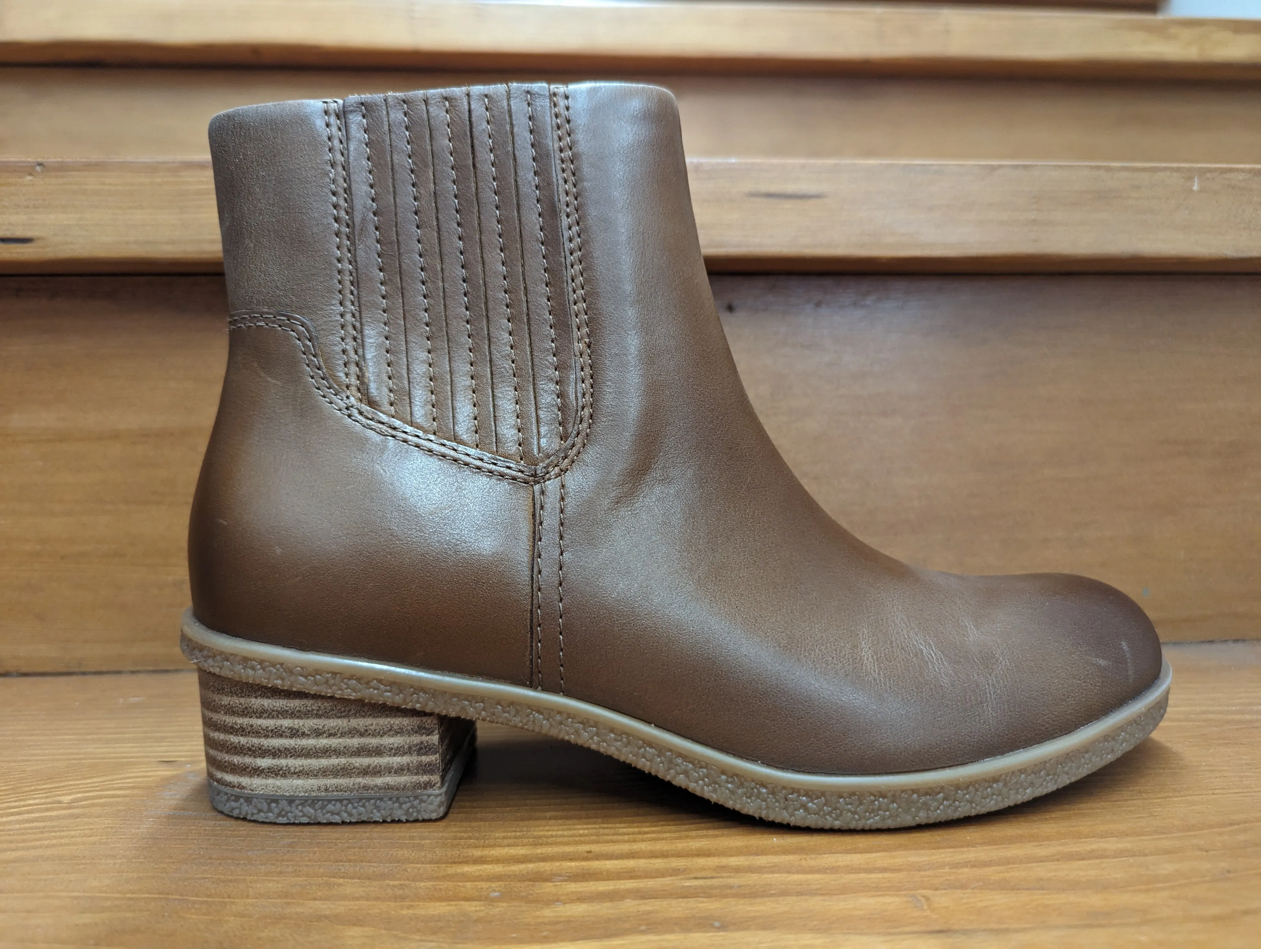 Comfortable Fit Shoes Slide Step Dansko Daisie Tan