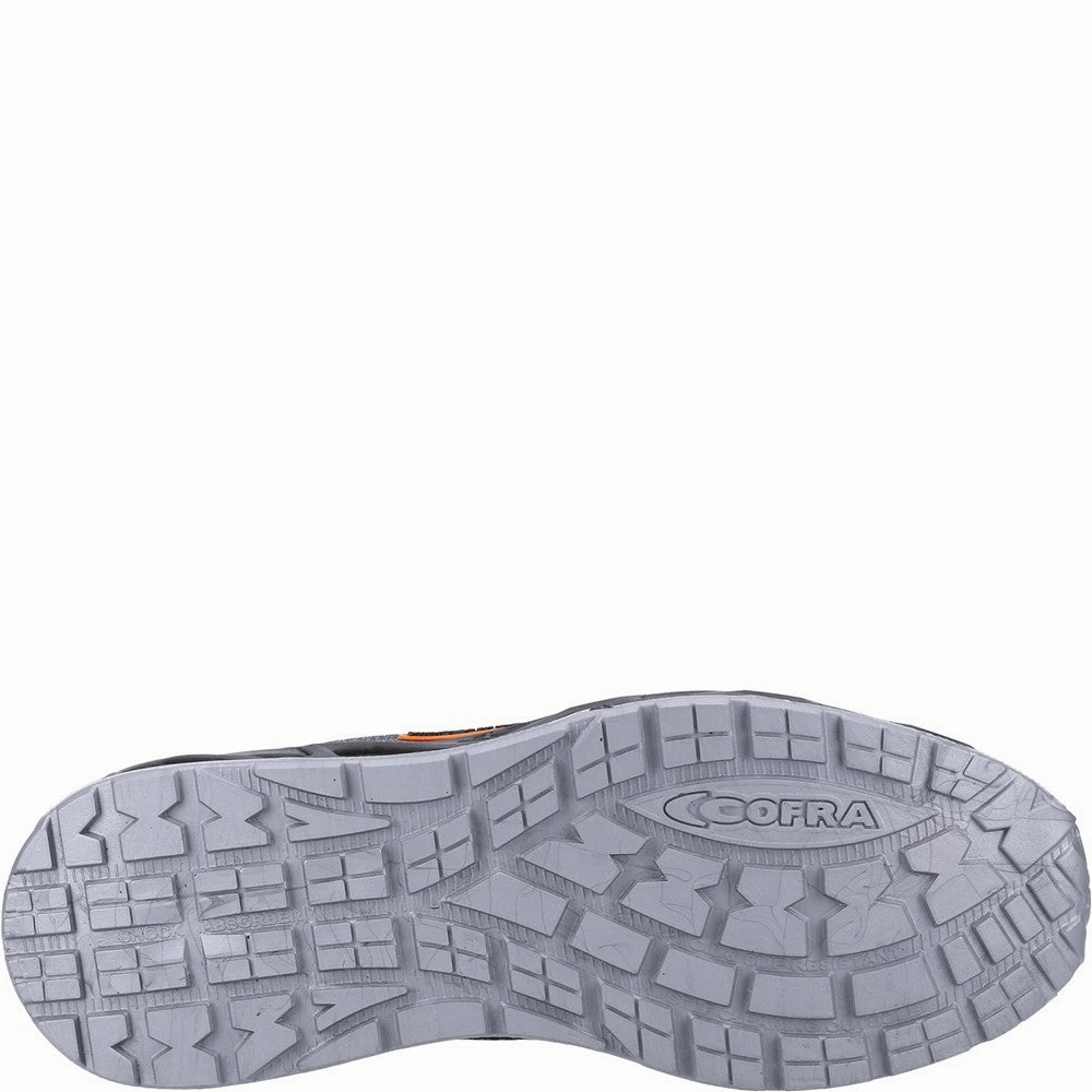 road runner running in a dam area shoes Cofra Reconverted S1P SRC Safety Trainer