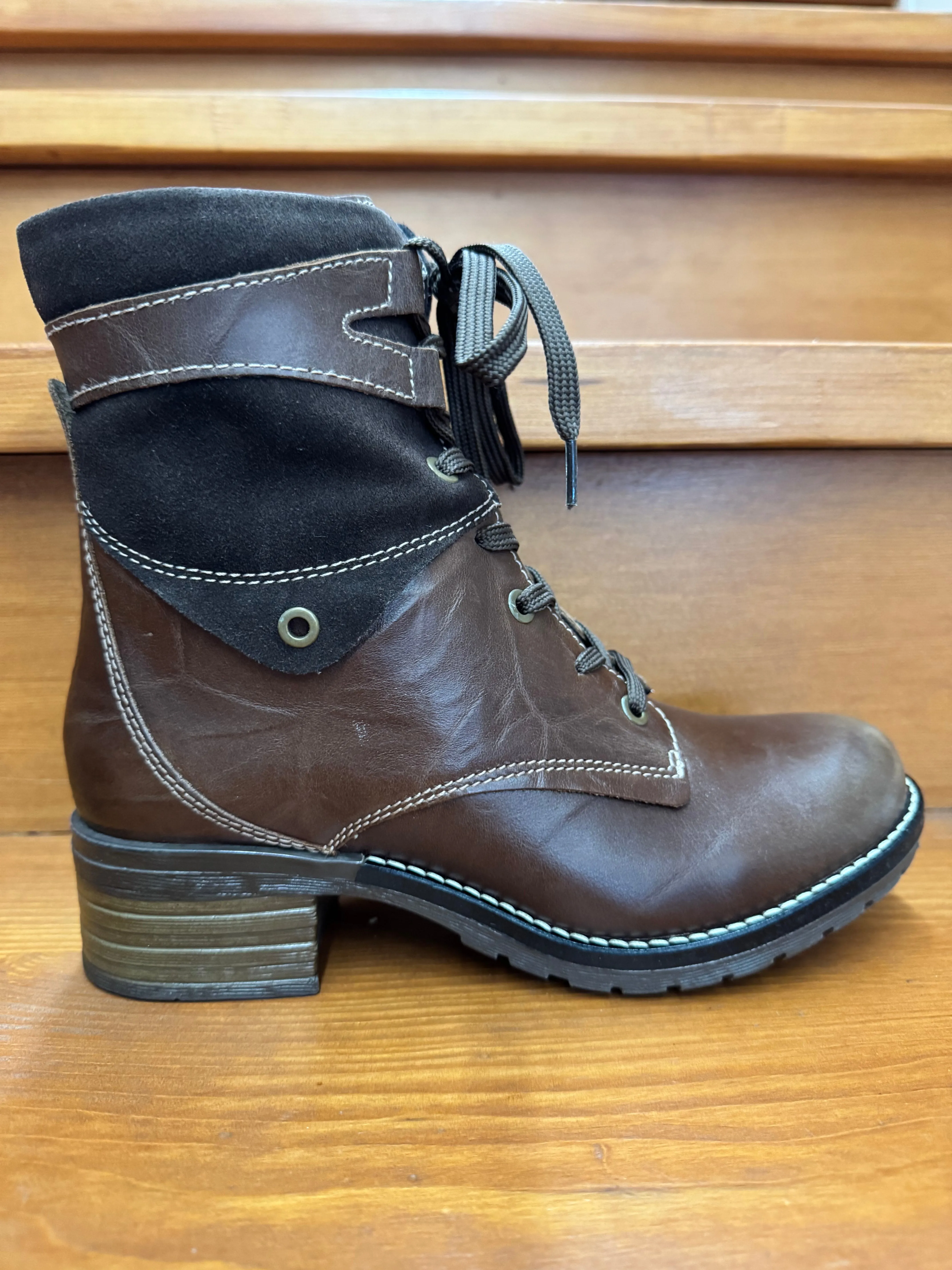 Adjustable Fit Dromedaris Kara Chocolate