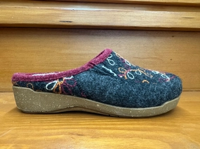 Lunch Jog Taos Woolflower Charcoal