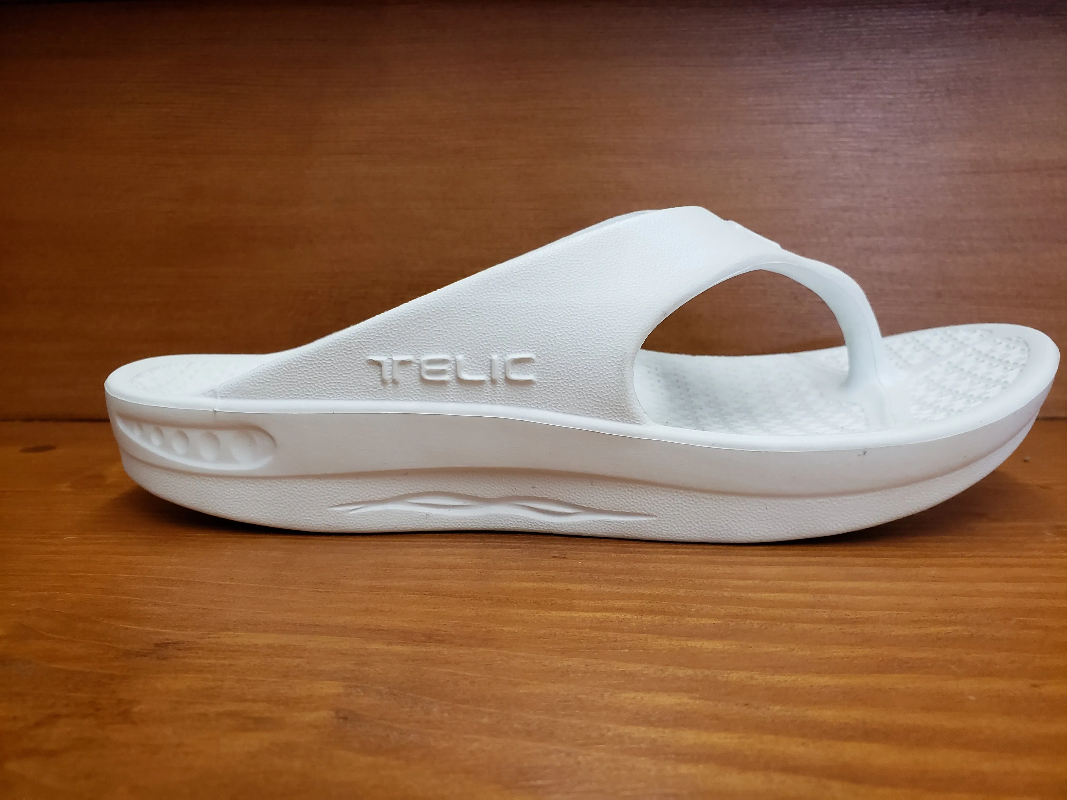Telic Flip White Versatile
