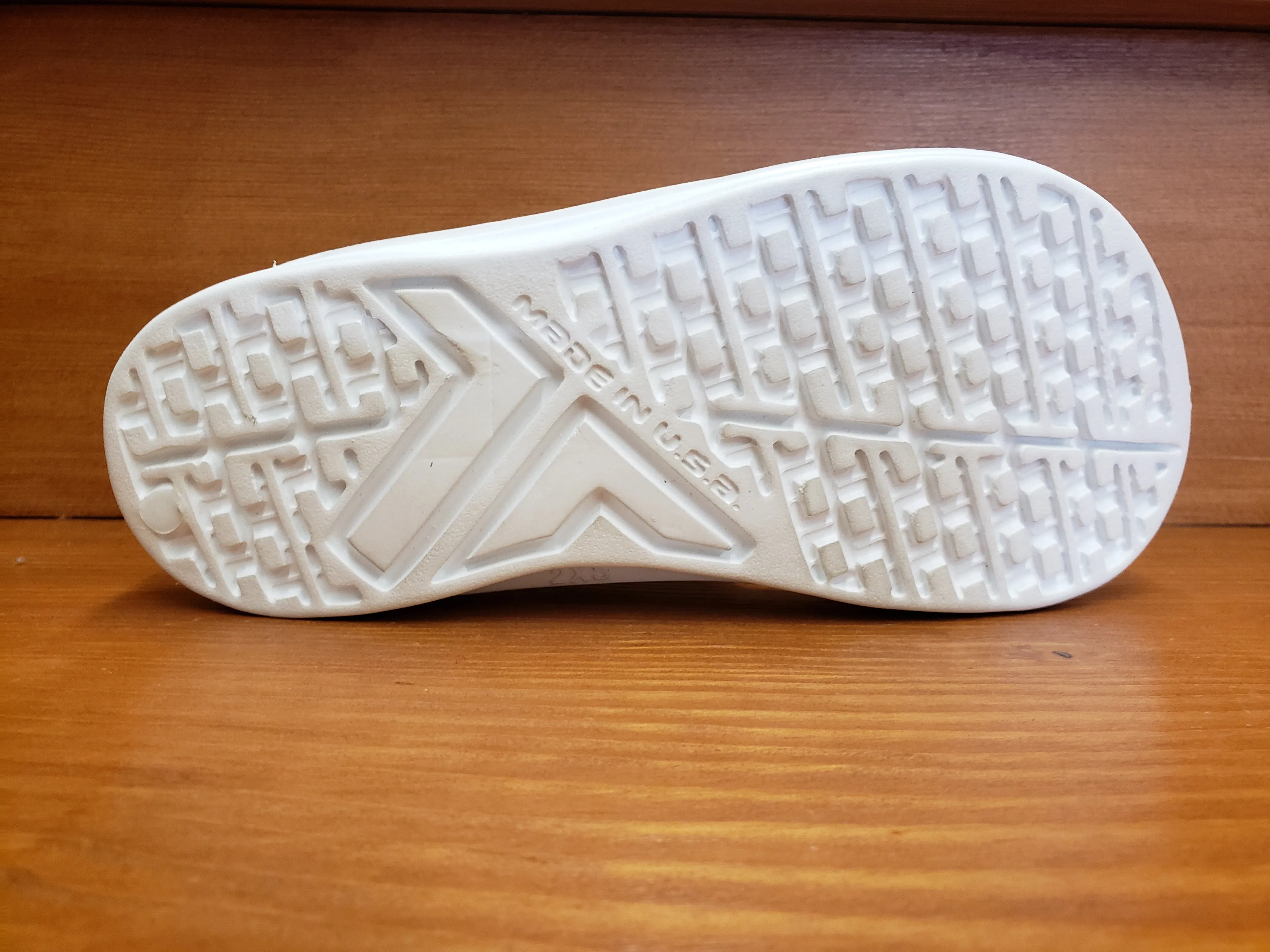 Air Trip Telic Flip White