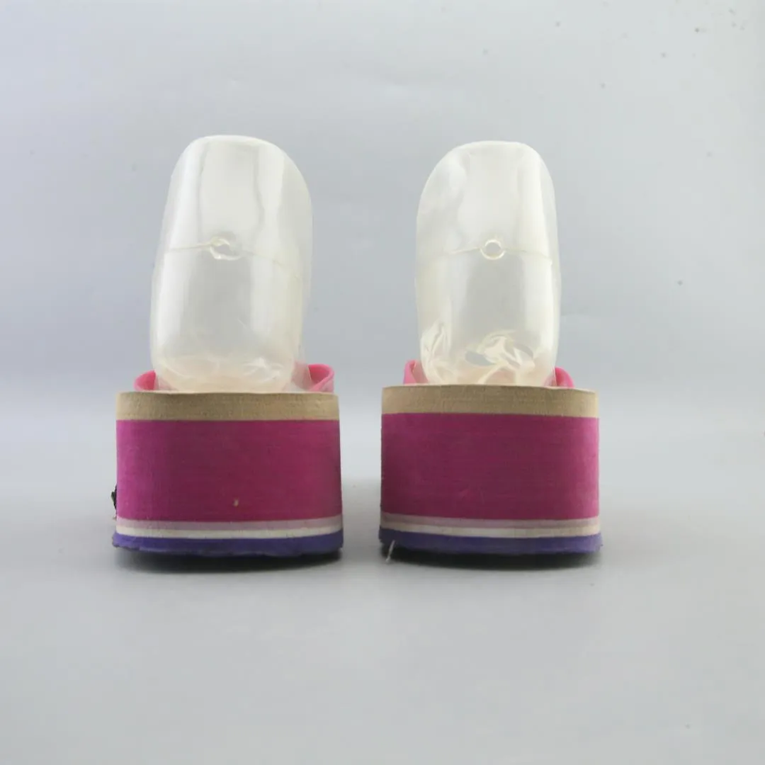 AMERICAN BRAND . Fuzzy House Slippers