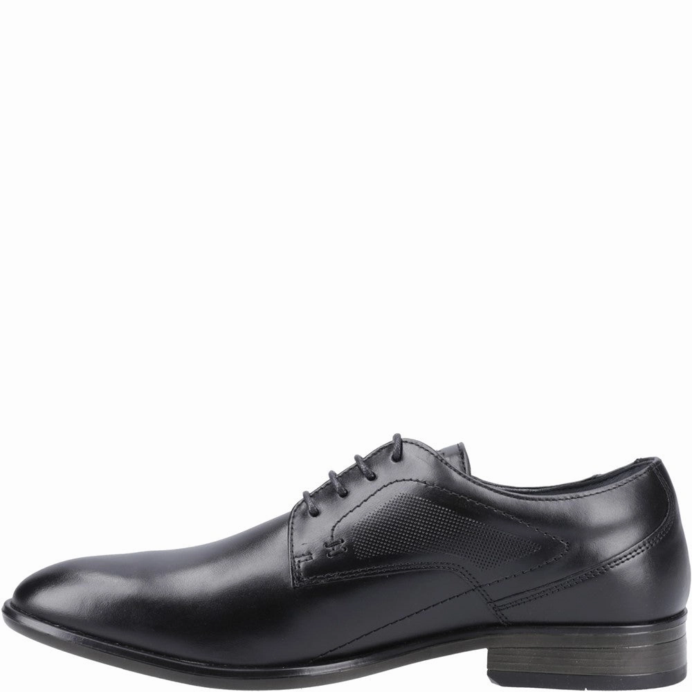 Editorial Look Pod Carl Derby Shoes