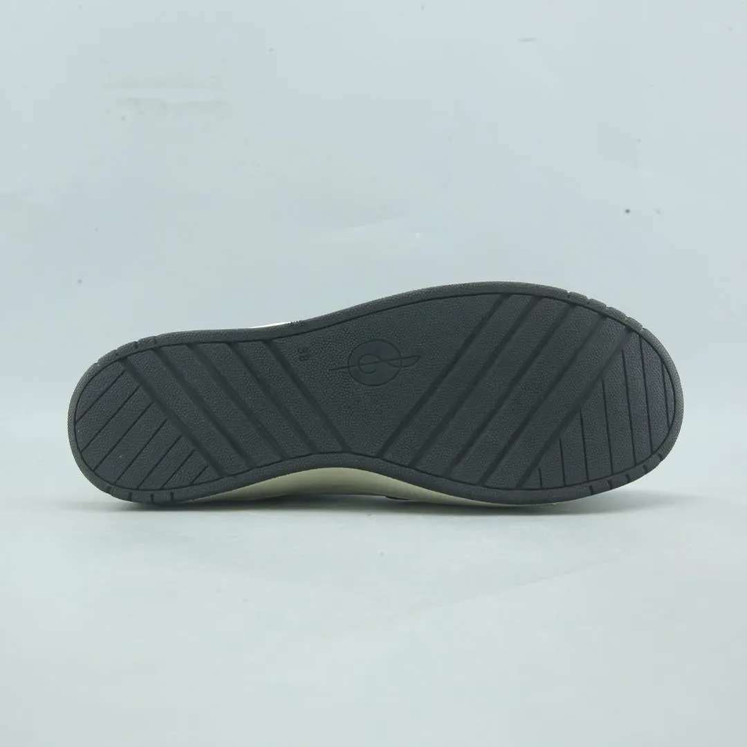 N Sneakers STRADIVARIUS .