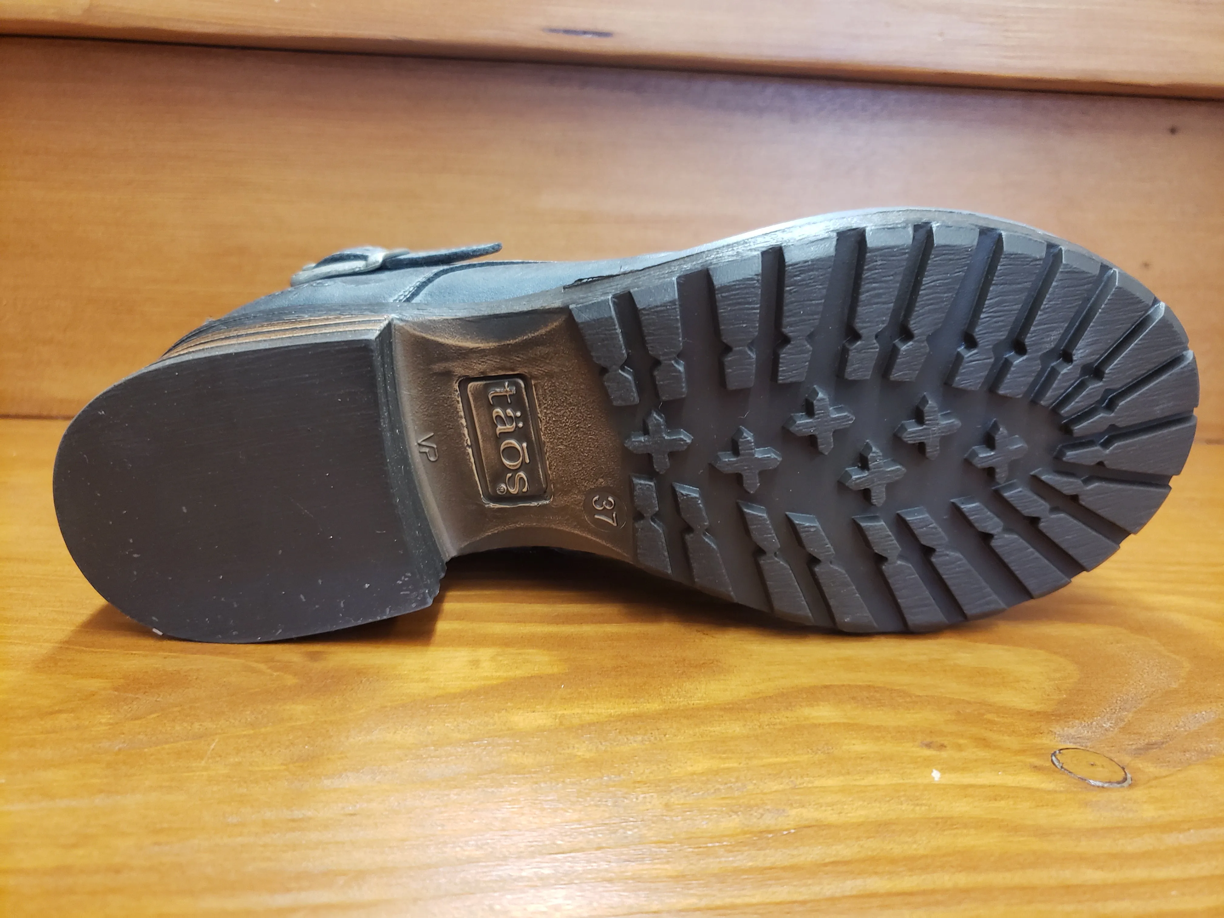 Taos Crave Steel Casual Luxe Sport Casual