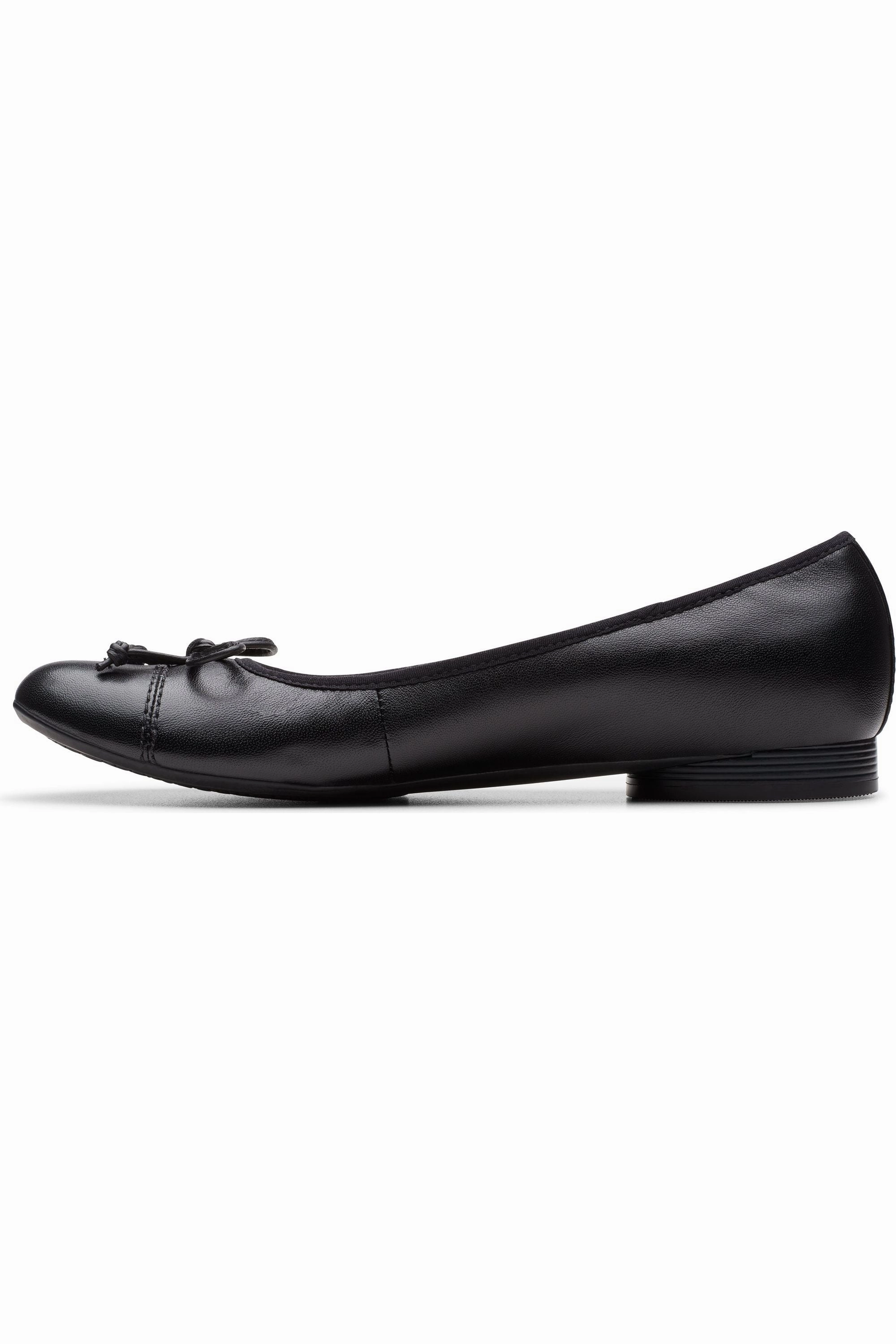 Clarks Loreleigh Rae in black leather Tight Fit