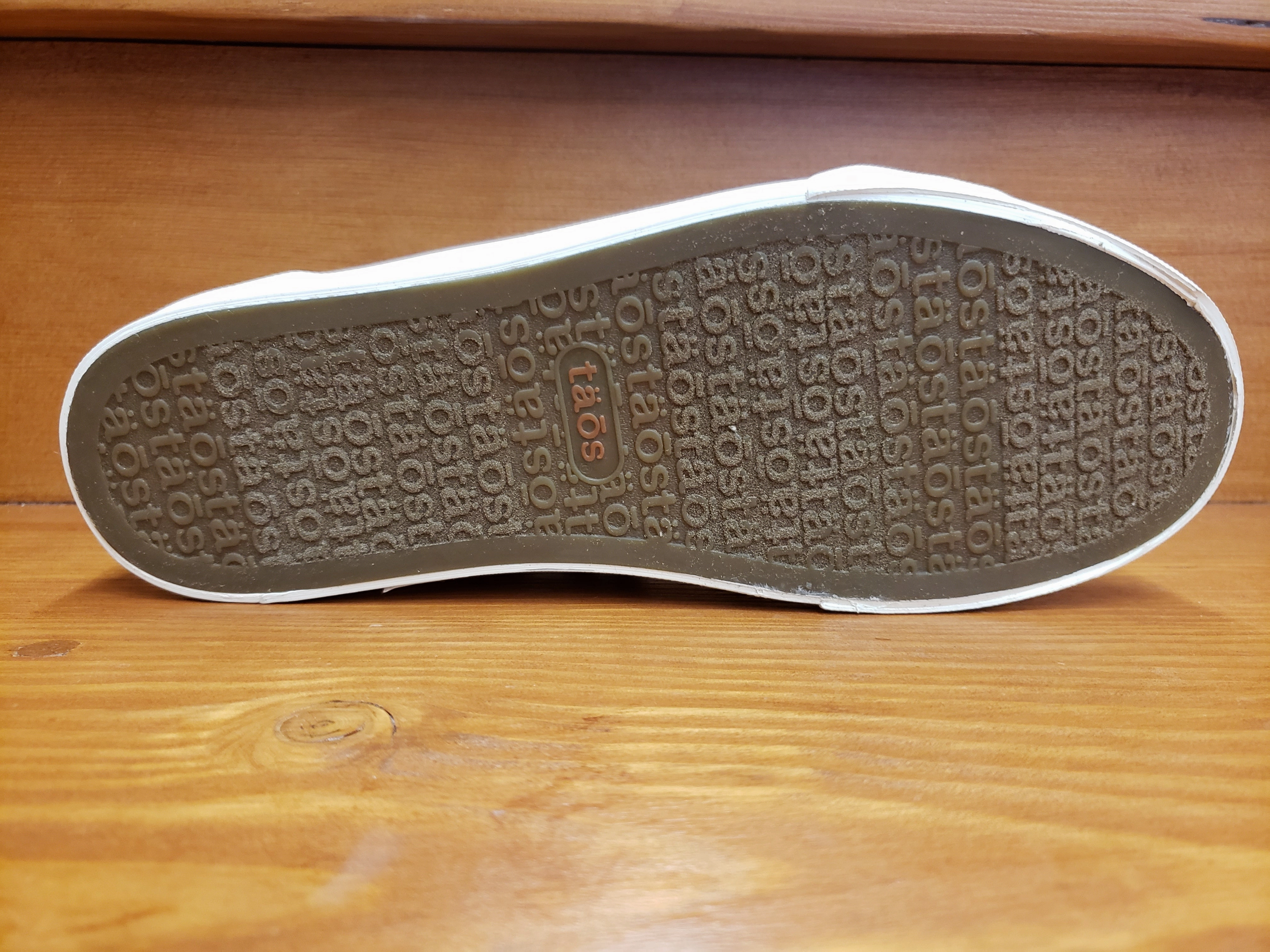 Foot - Friendly Comfortable Fitment Taos Plim Soul Grey washed canvas