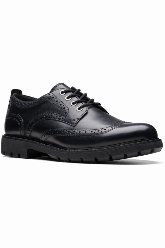 Clarks Batcombe Far in Black Leather Classic Line Stretchable Material