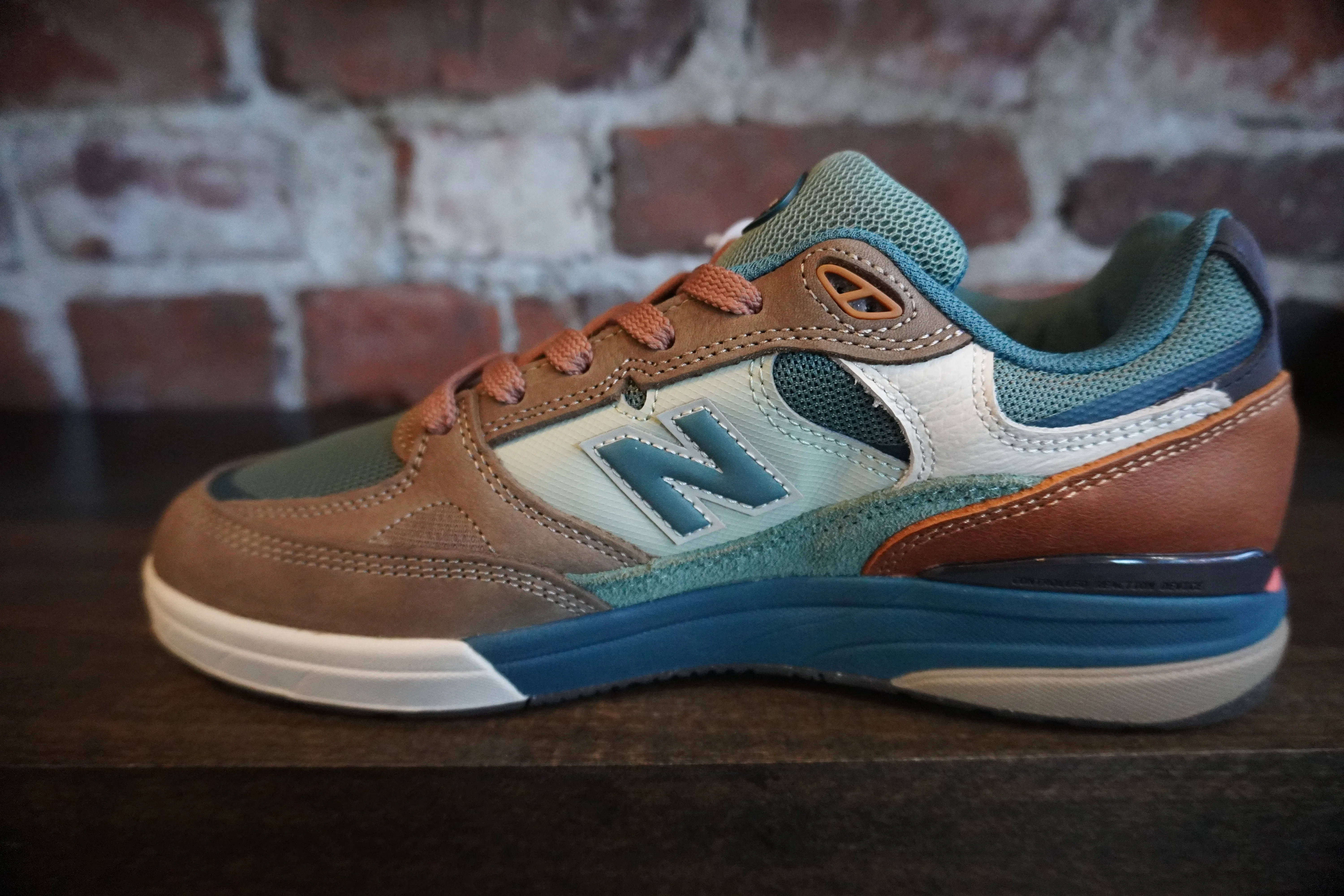 NB Numeric Andrew Reynolds 933 brown/green New Balance 9060 Bone Cream